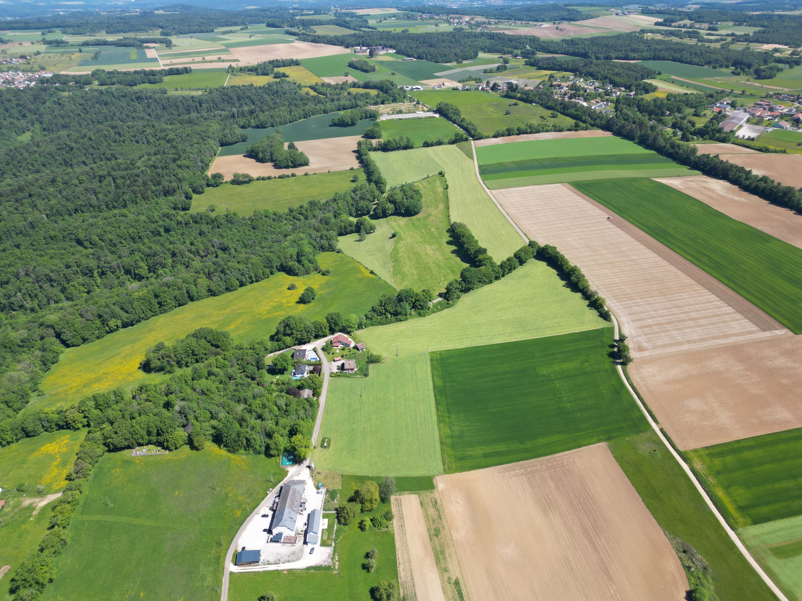 Luftaufnahme einer ländlichen Landschaft