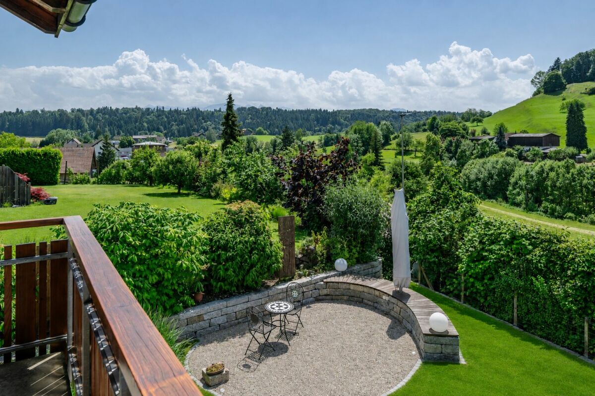 Garten mit Terrasse und Panoramablick