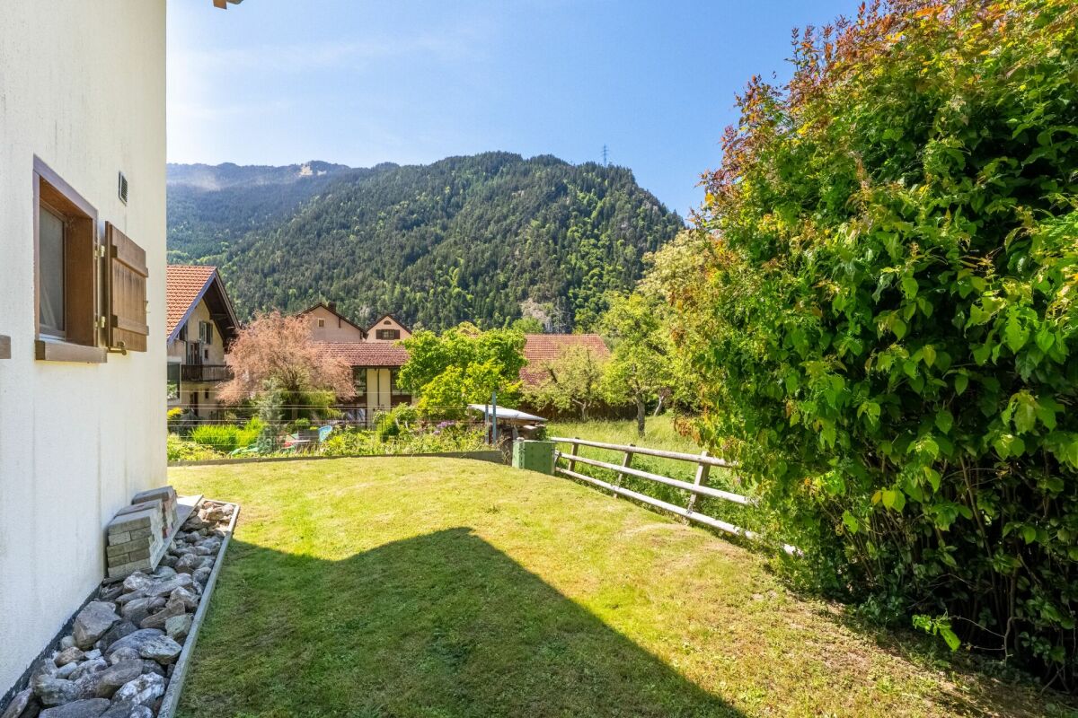 Garten und Bergblick neben dem Haus
