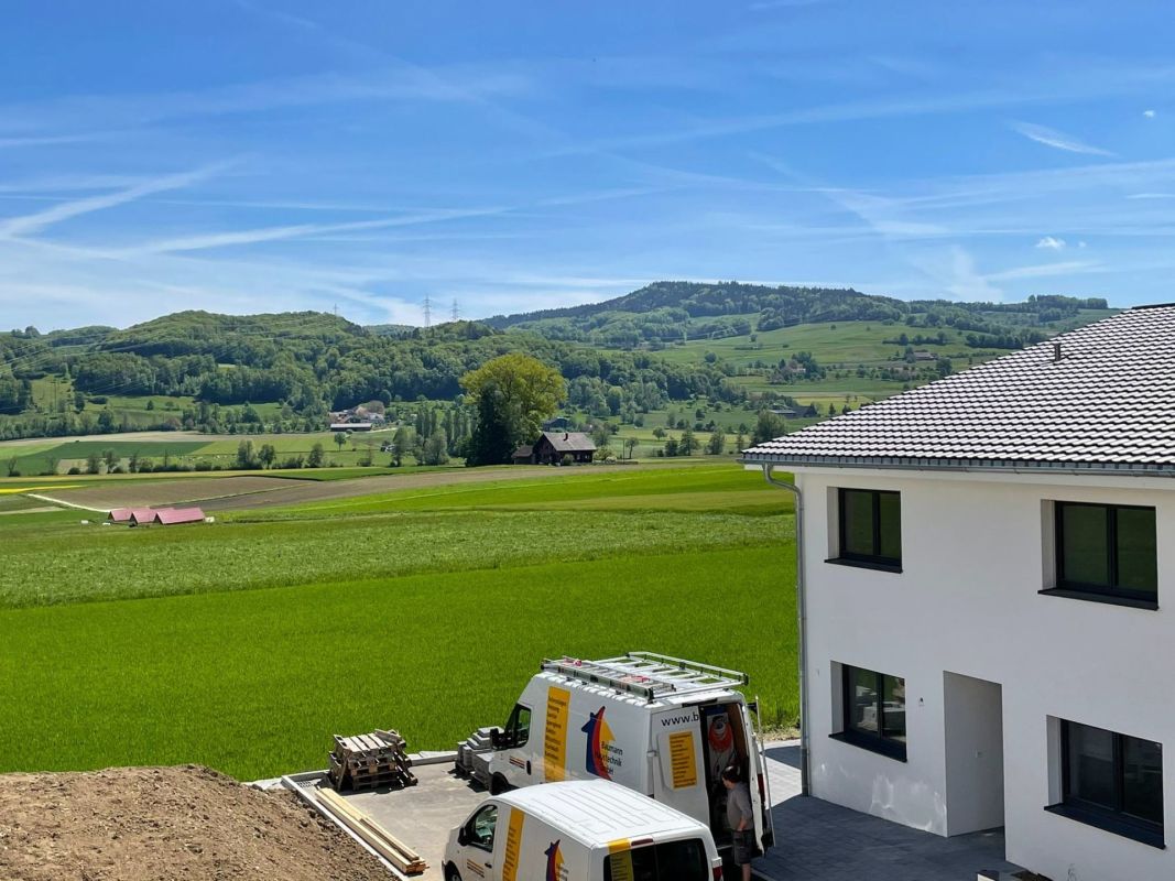 Modernes Einfamilienhaus mit Alpen-/Landschaftsblick