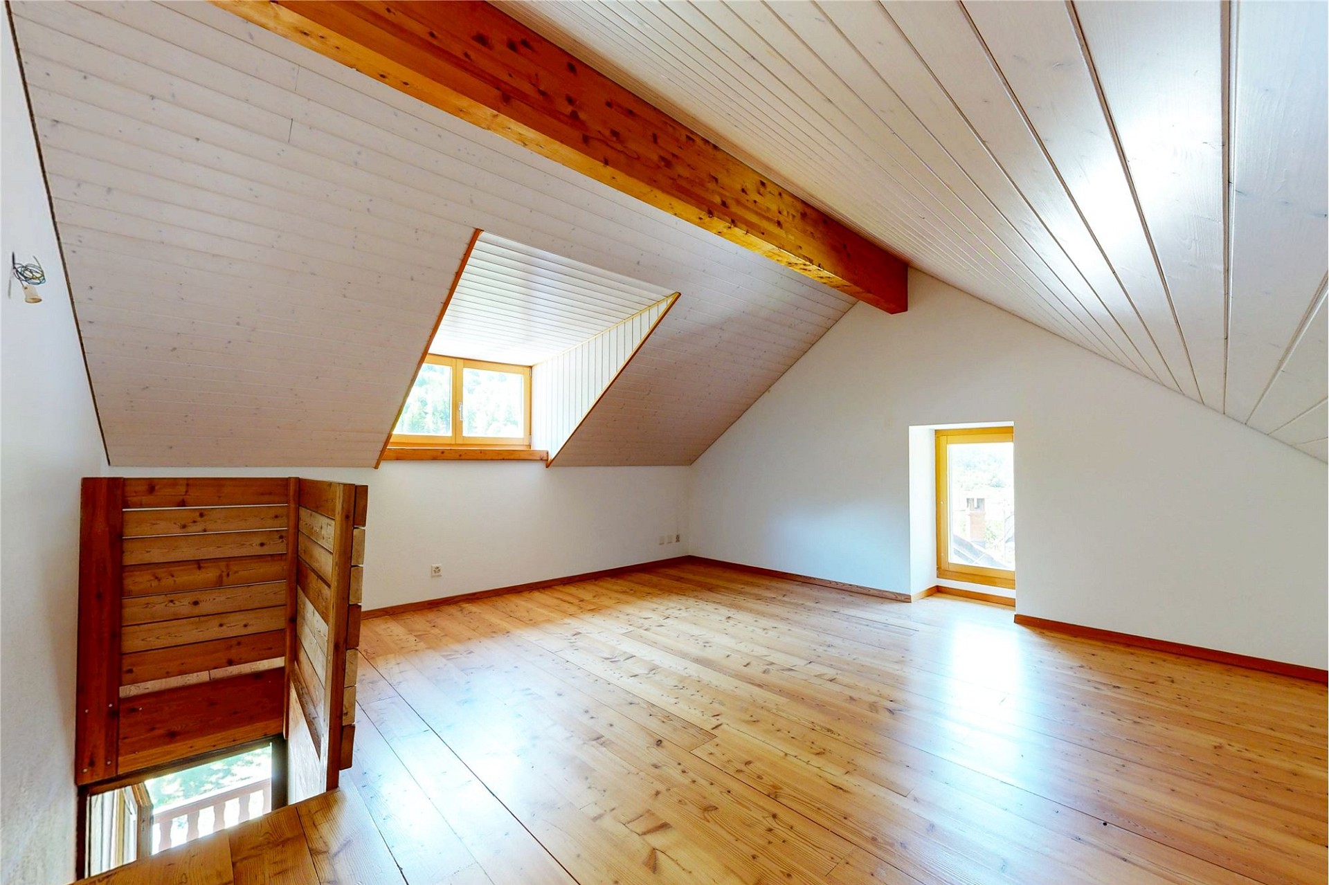 Ausgebauter Dachraum mit Holzdecke