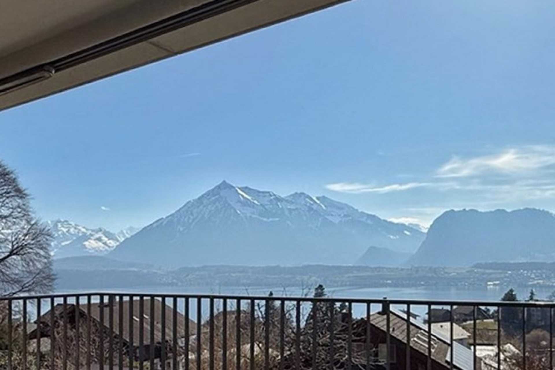Berg- und Seeblick vom Balkon