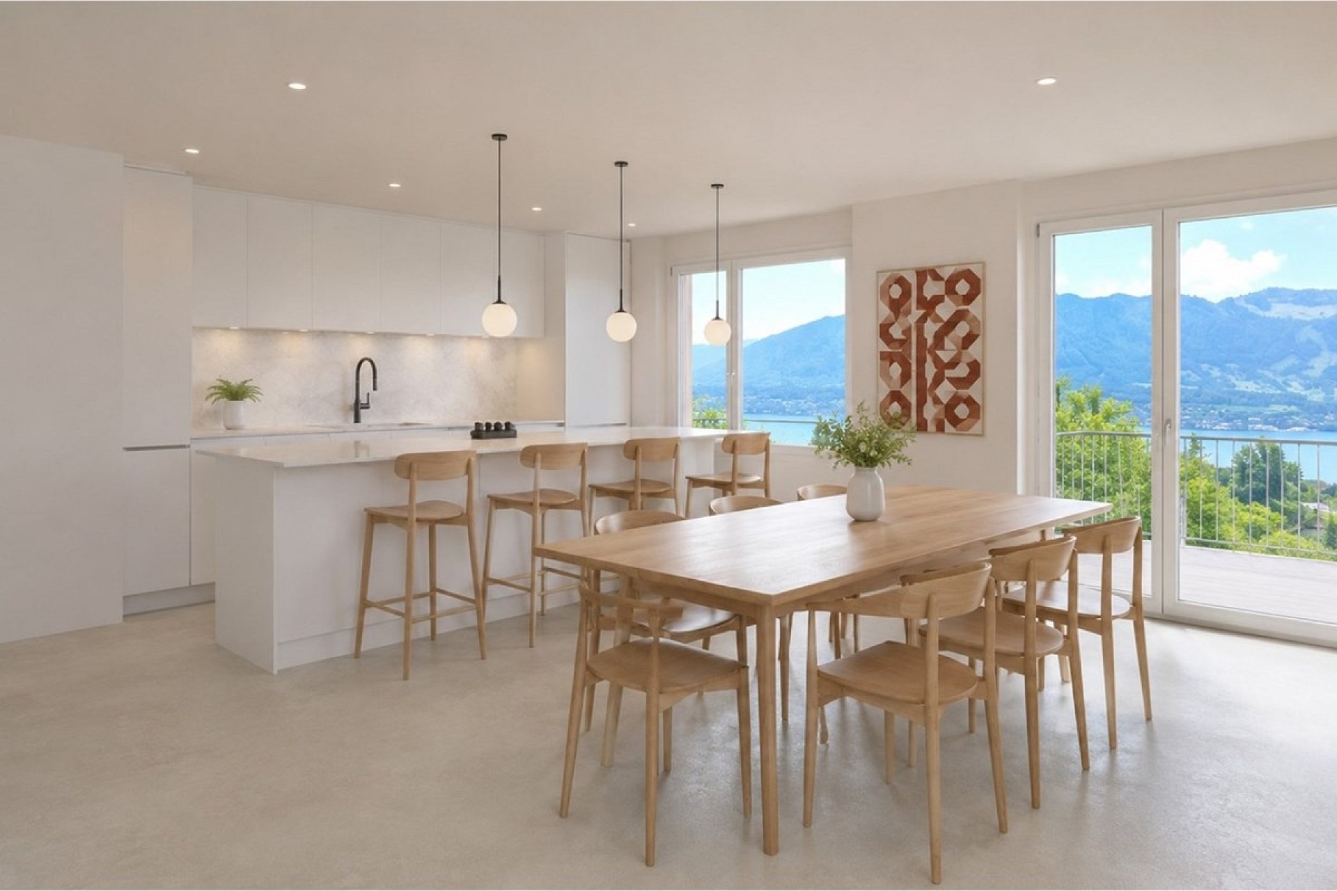 Heller Wohn-Essbereich mit offener Designküche und Bergblick
