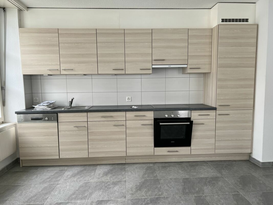 Küche mit hellen Holzfronten
