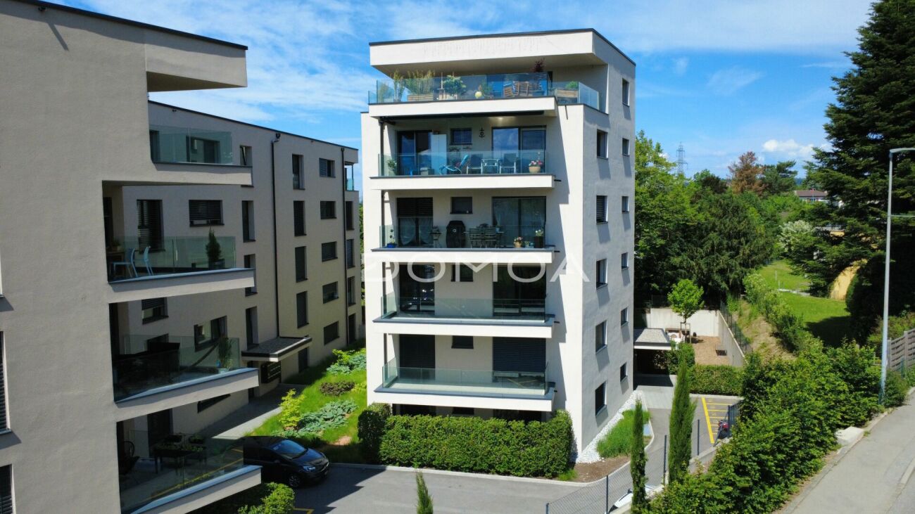 Moderne Wohnanlage mit Balkonen