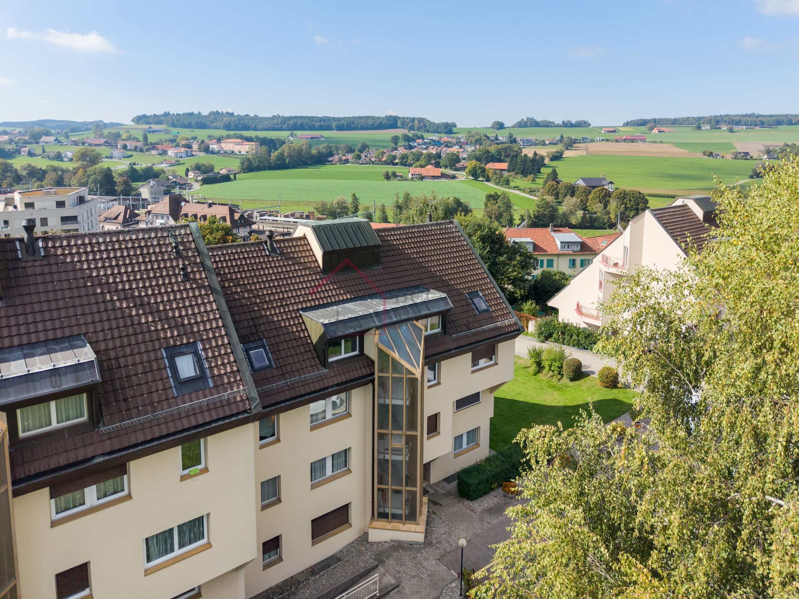 Wohnanlage mit weiter Landschafts Aussicht