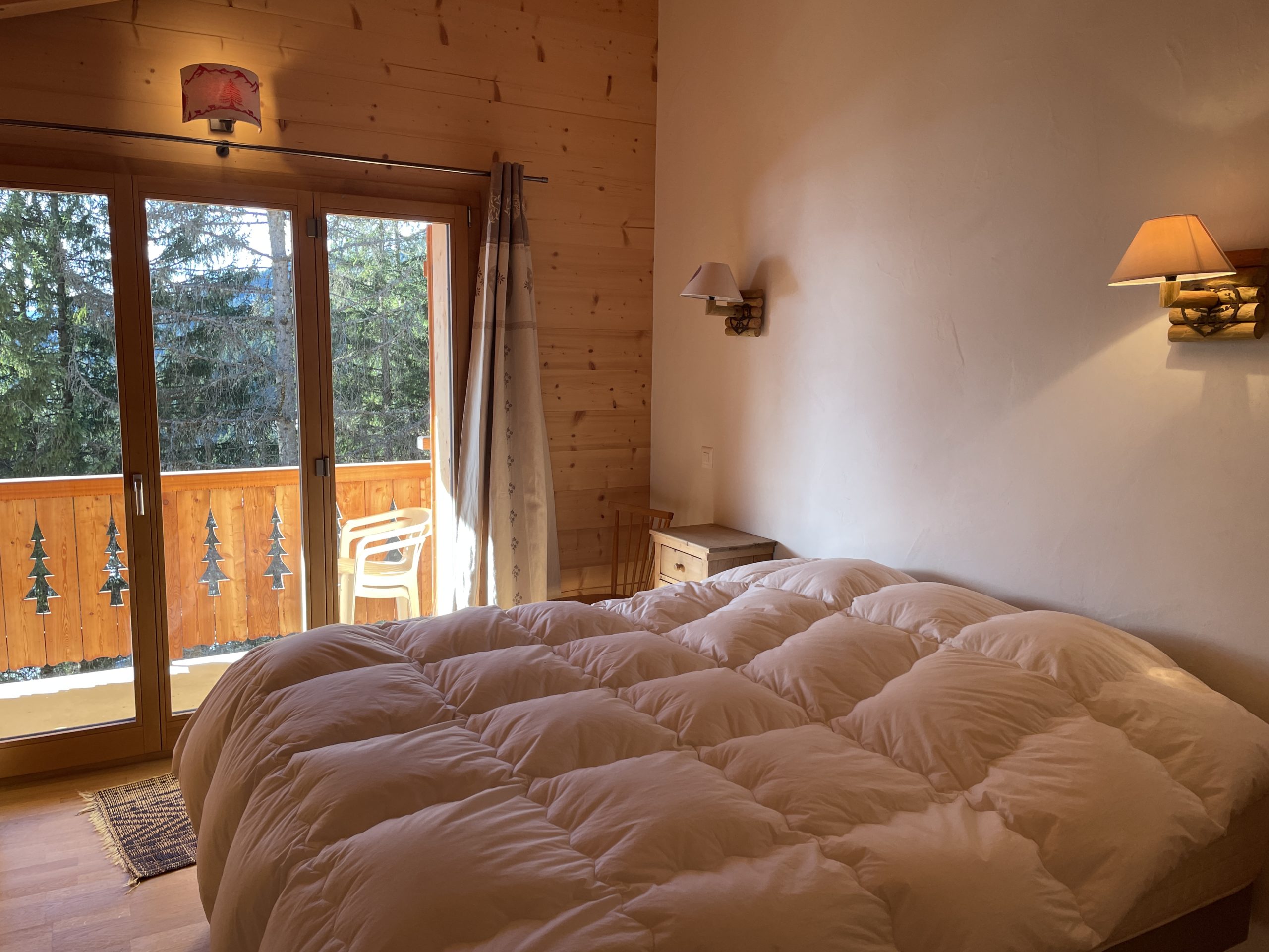 Gemütliches Schlafzimmer im Chalet-Stil