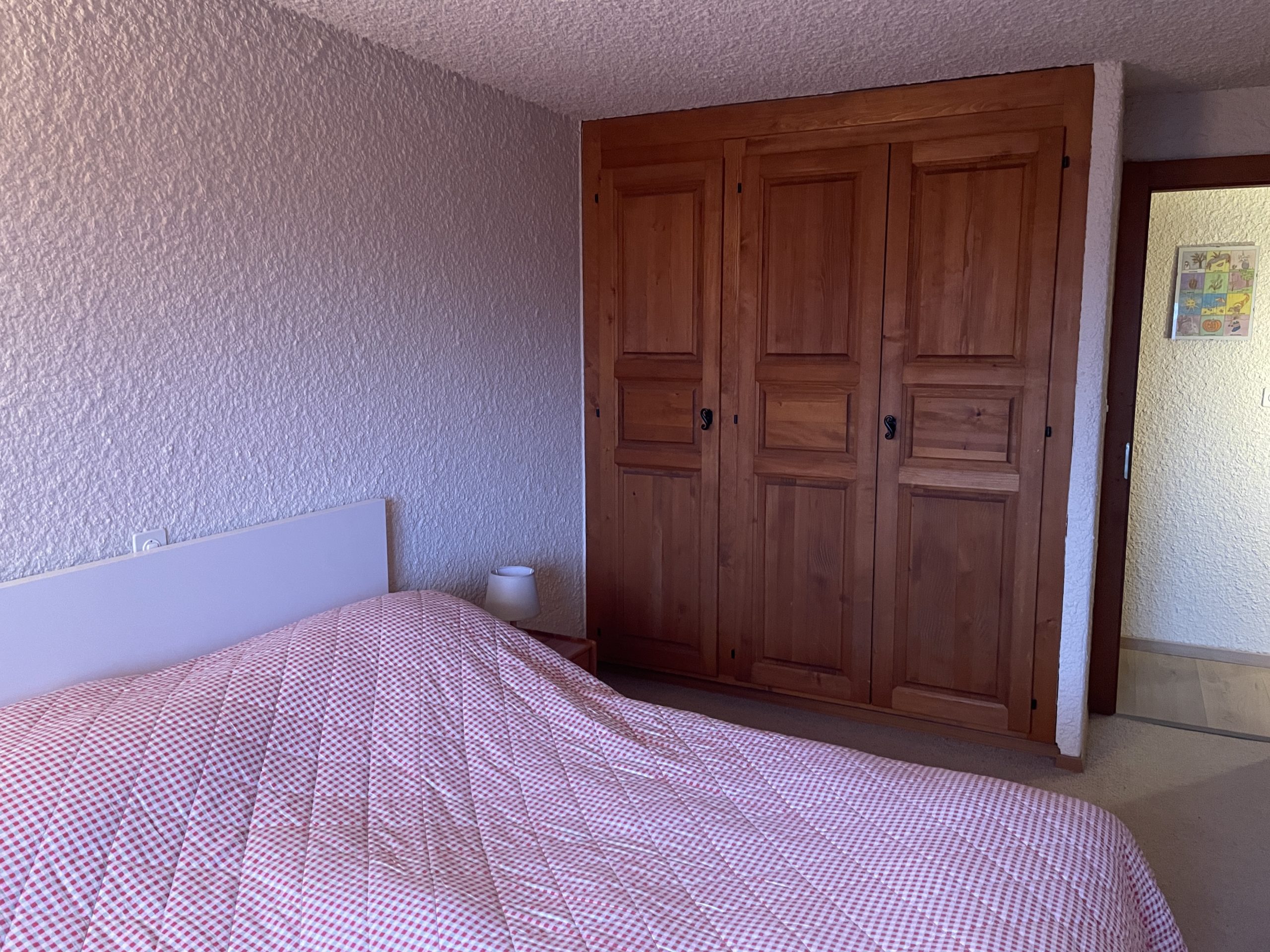 Schlafzimmer mit Einbauschrank