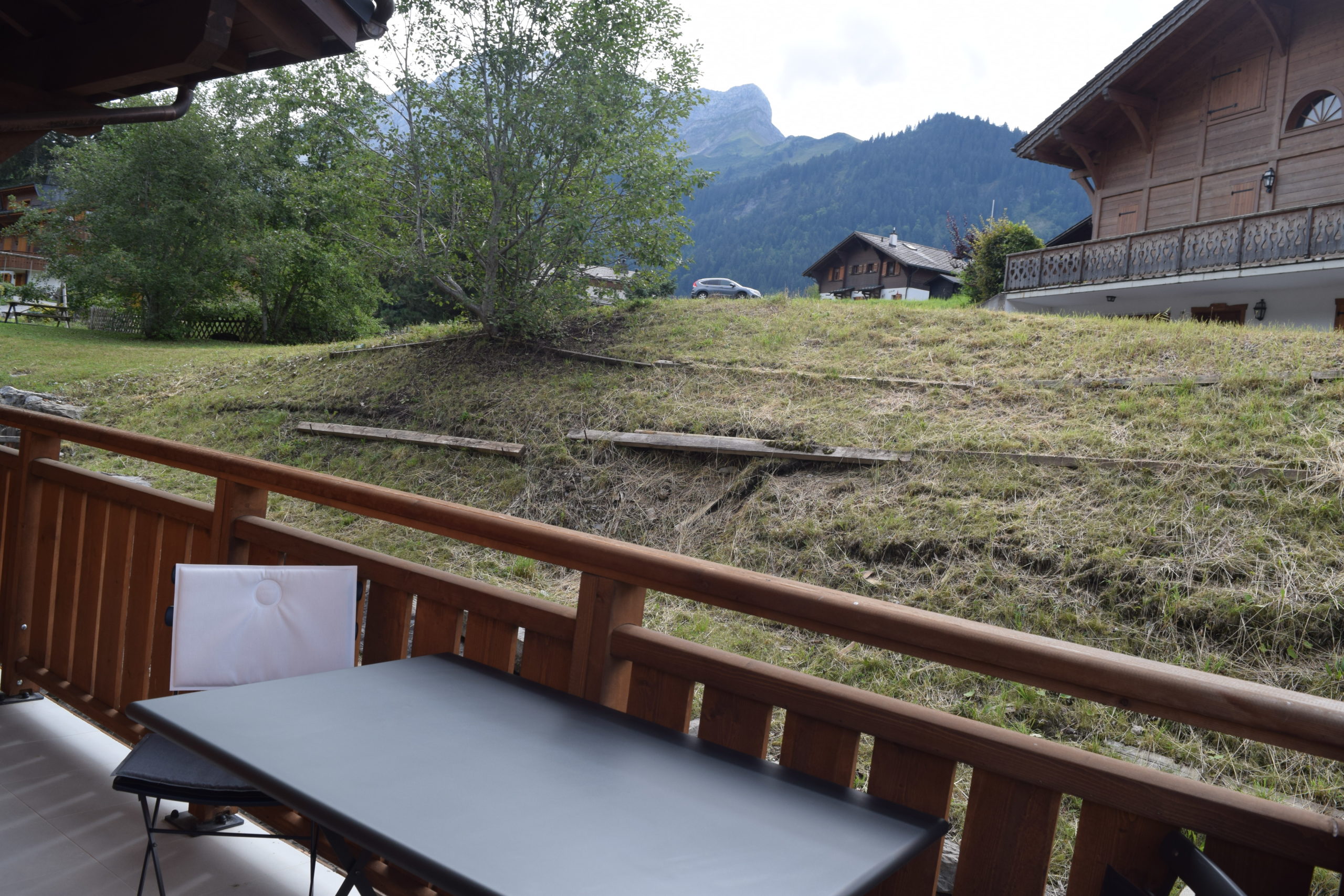 Balkon mit Bergblick
