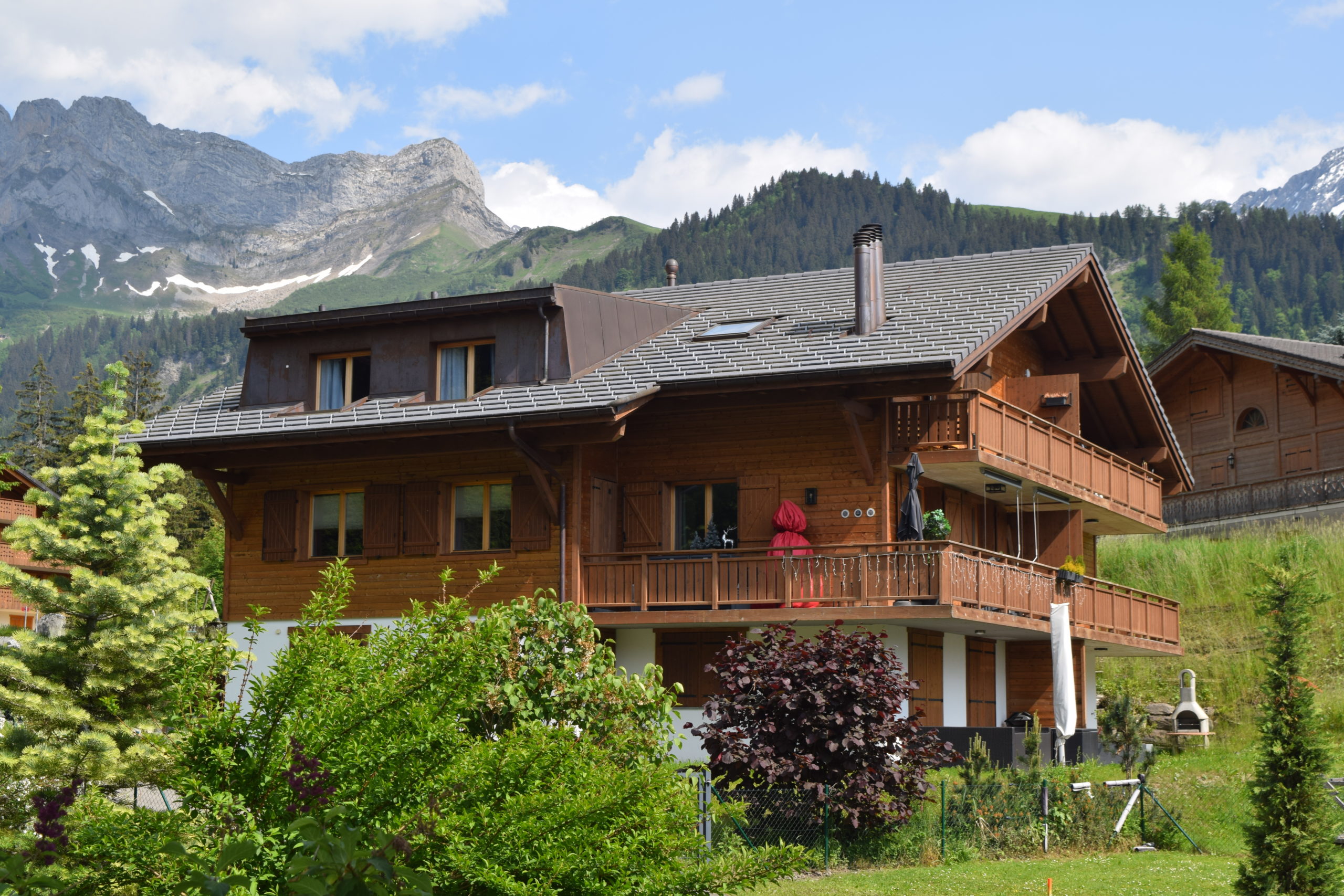Alpen-Chalet mit Bergblick