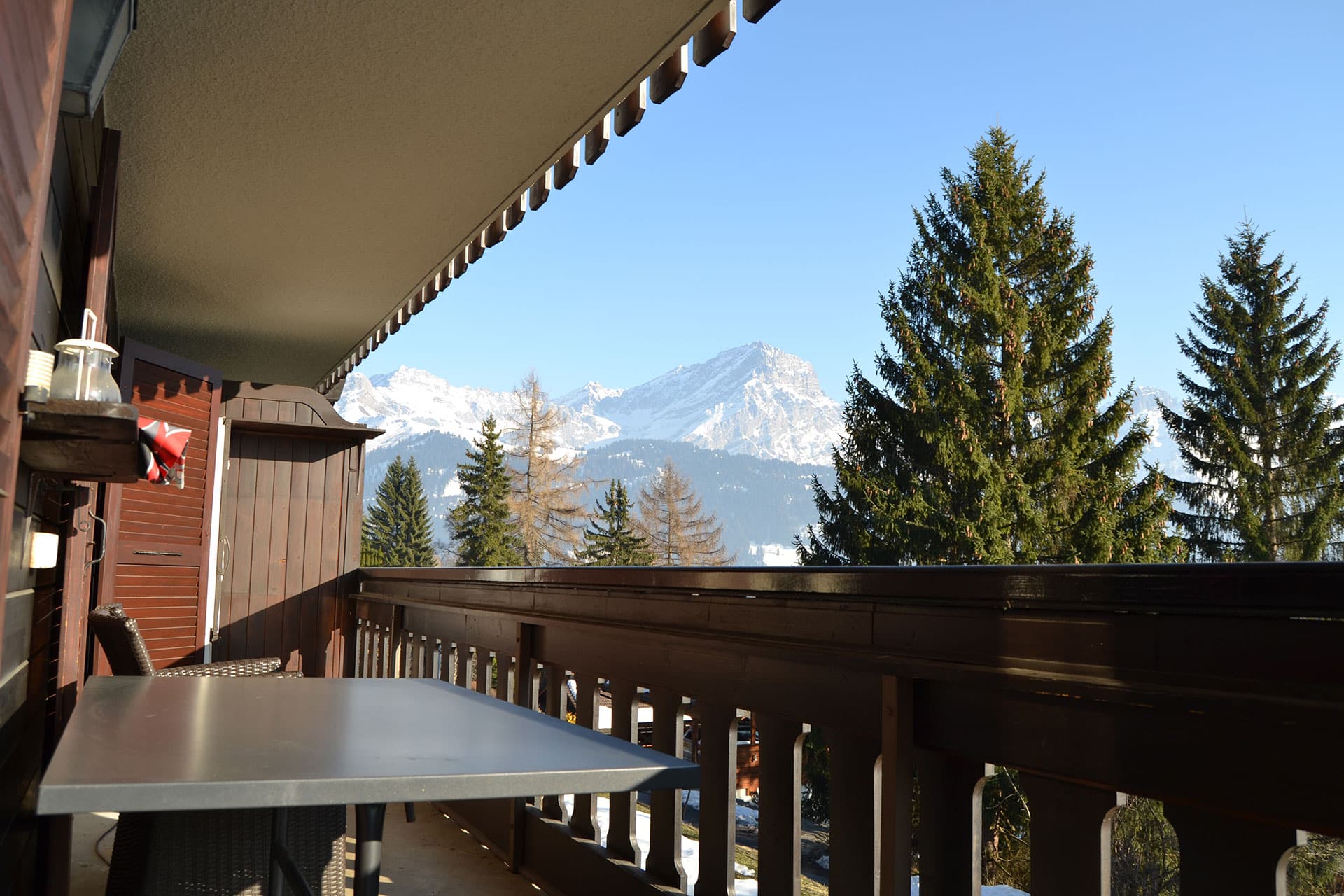 Balkon mit Bergblick