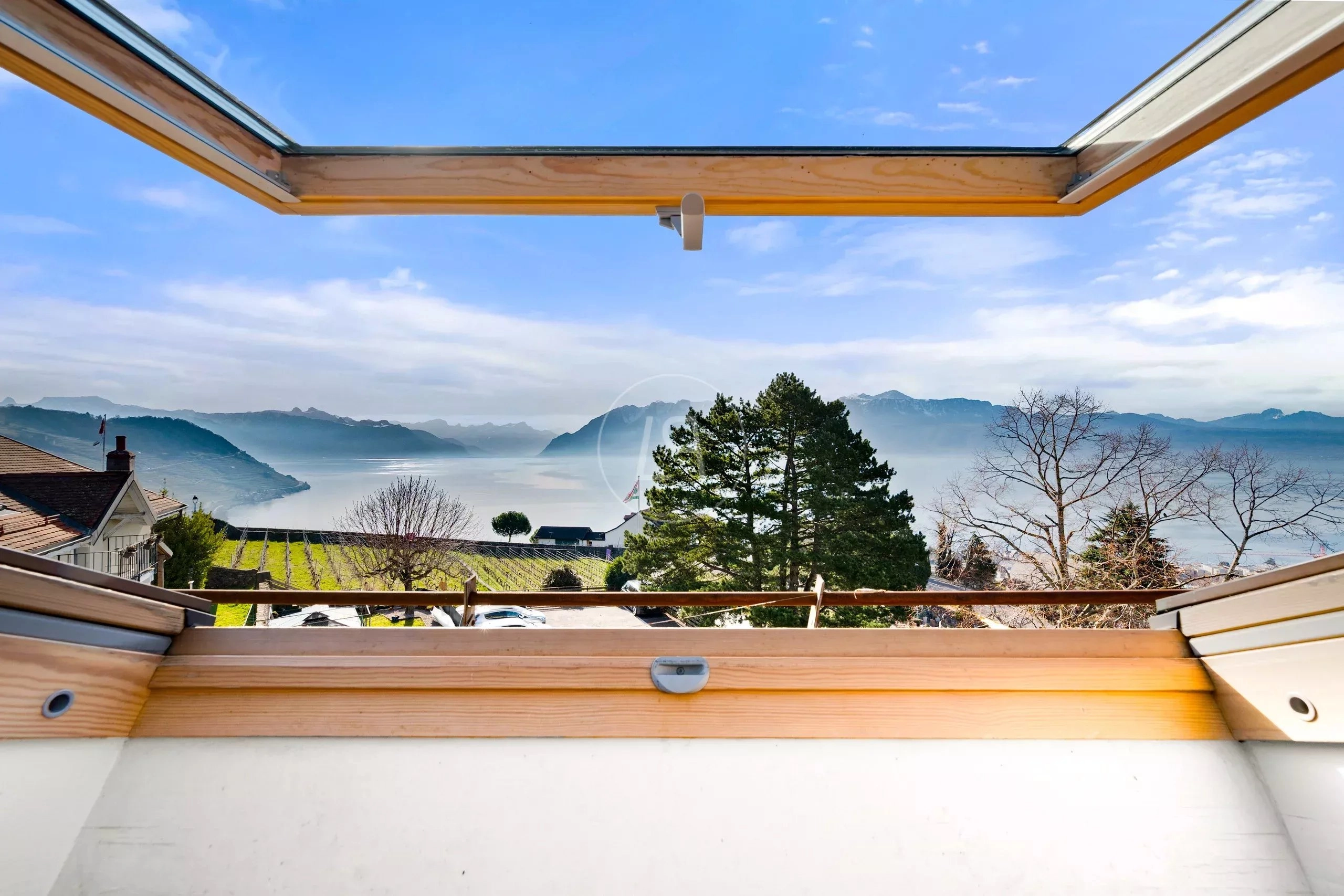 Dachfenster mit Panoramablick