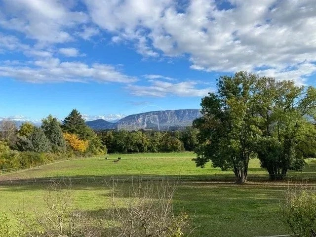 Landschaft mit Bergblick