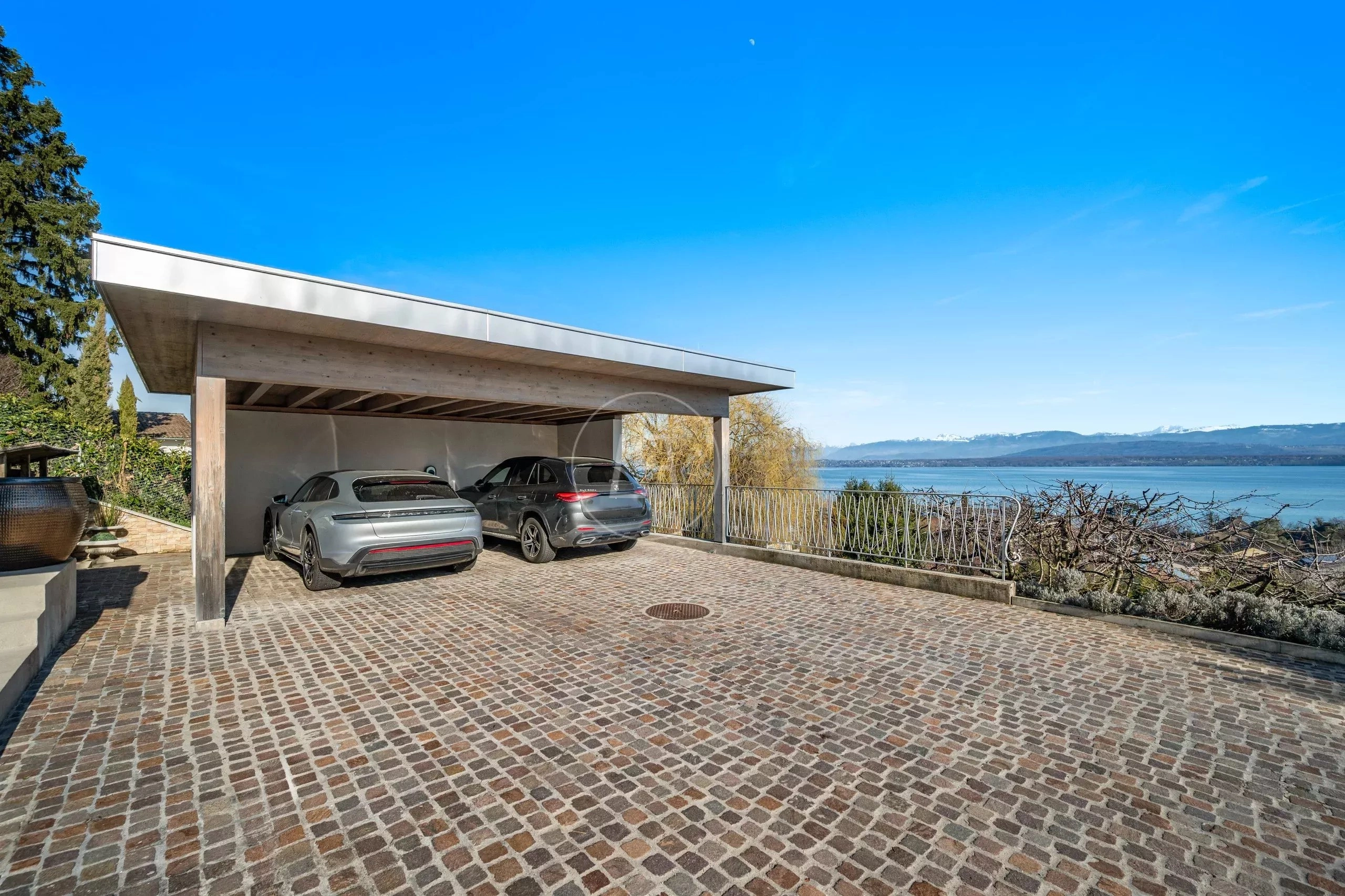 Doppelcarport mit Seeblick