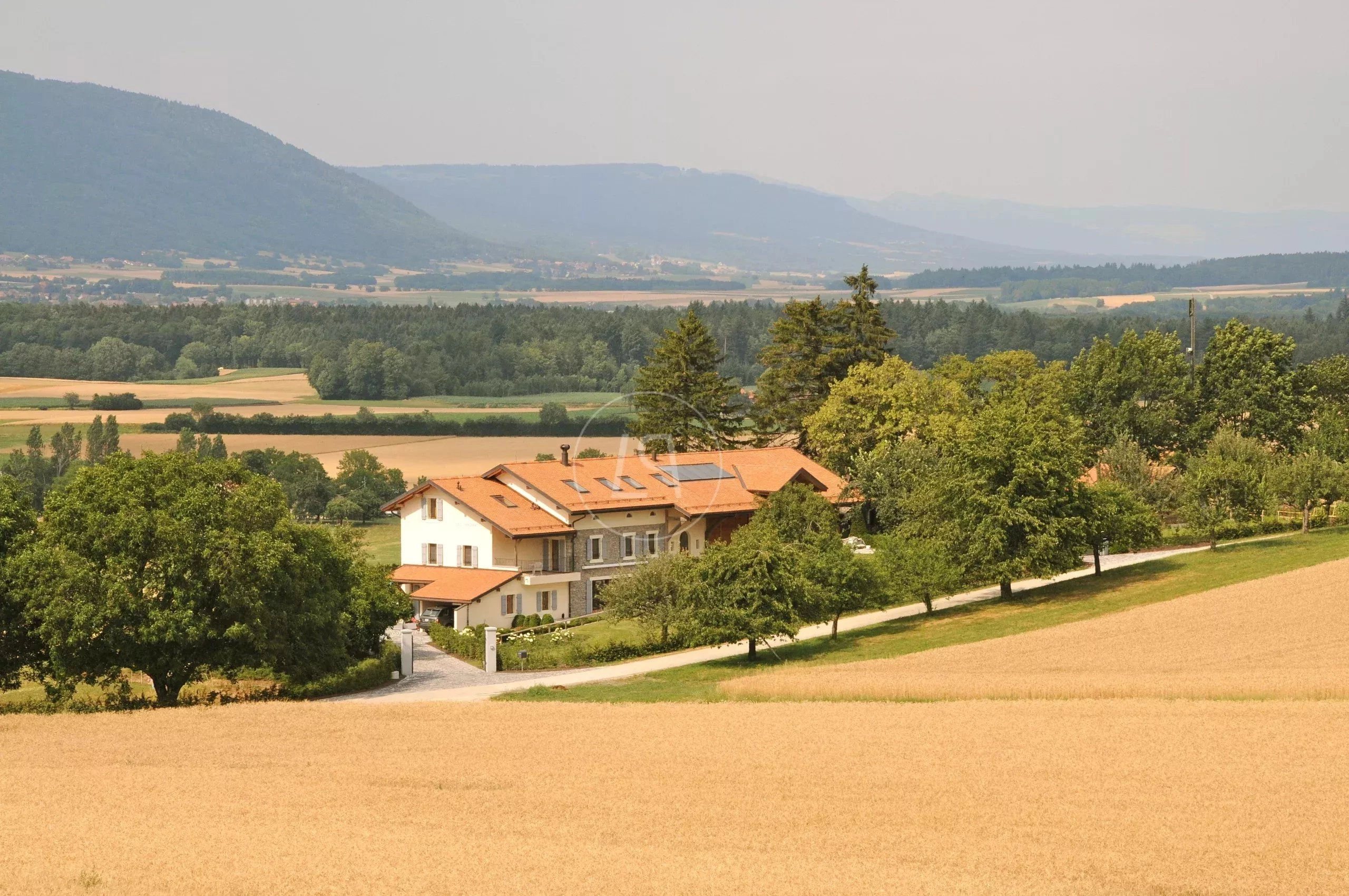 Ländliches Anwesen mit Alpenblick