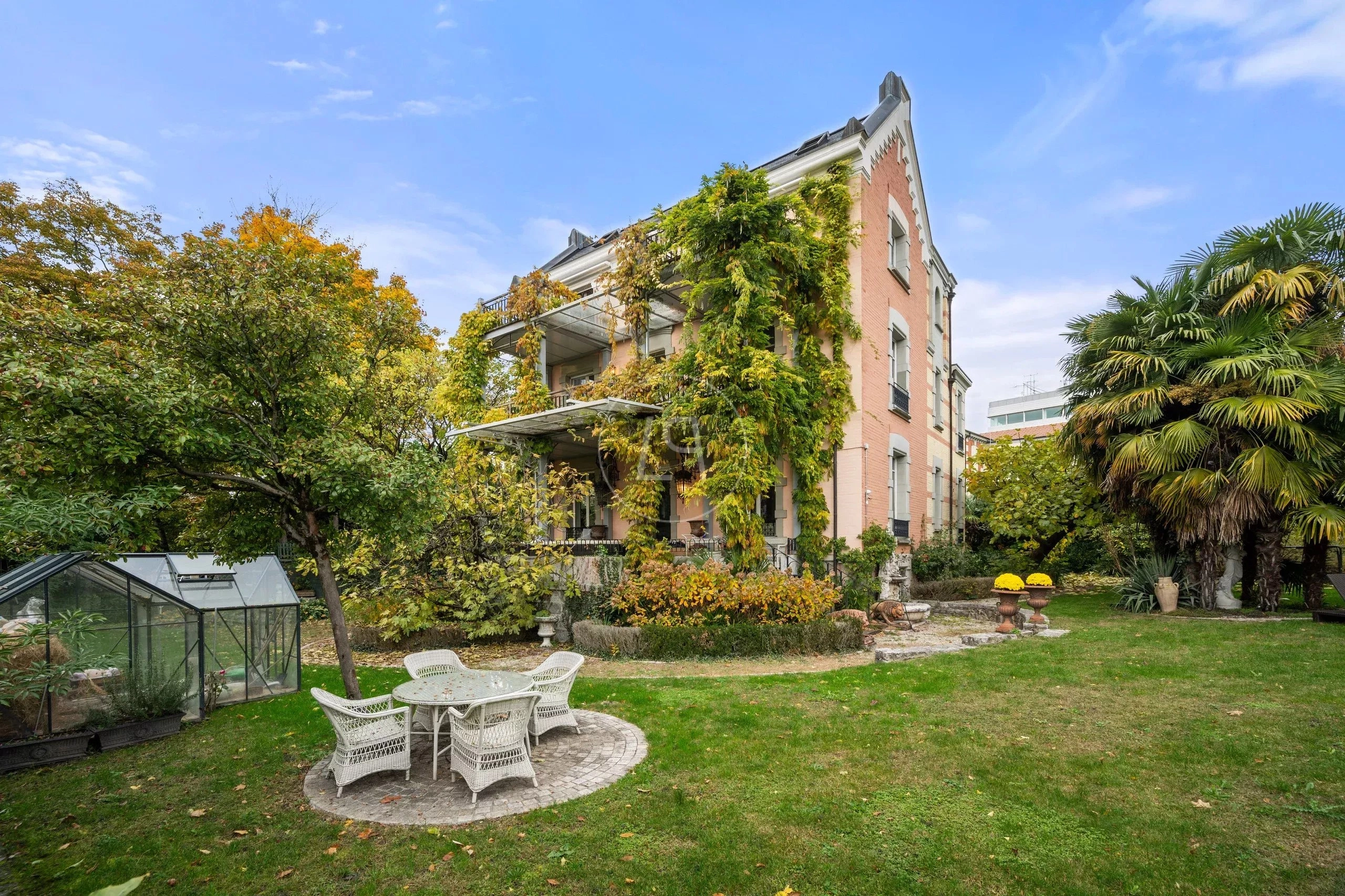 Historische Villa mit großem Garten