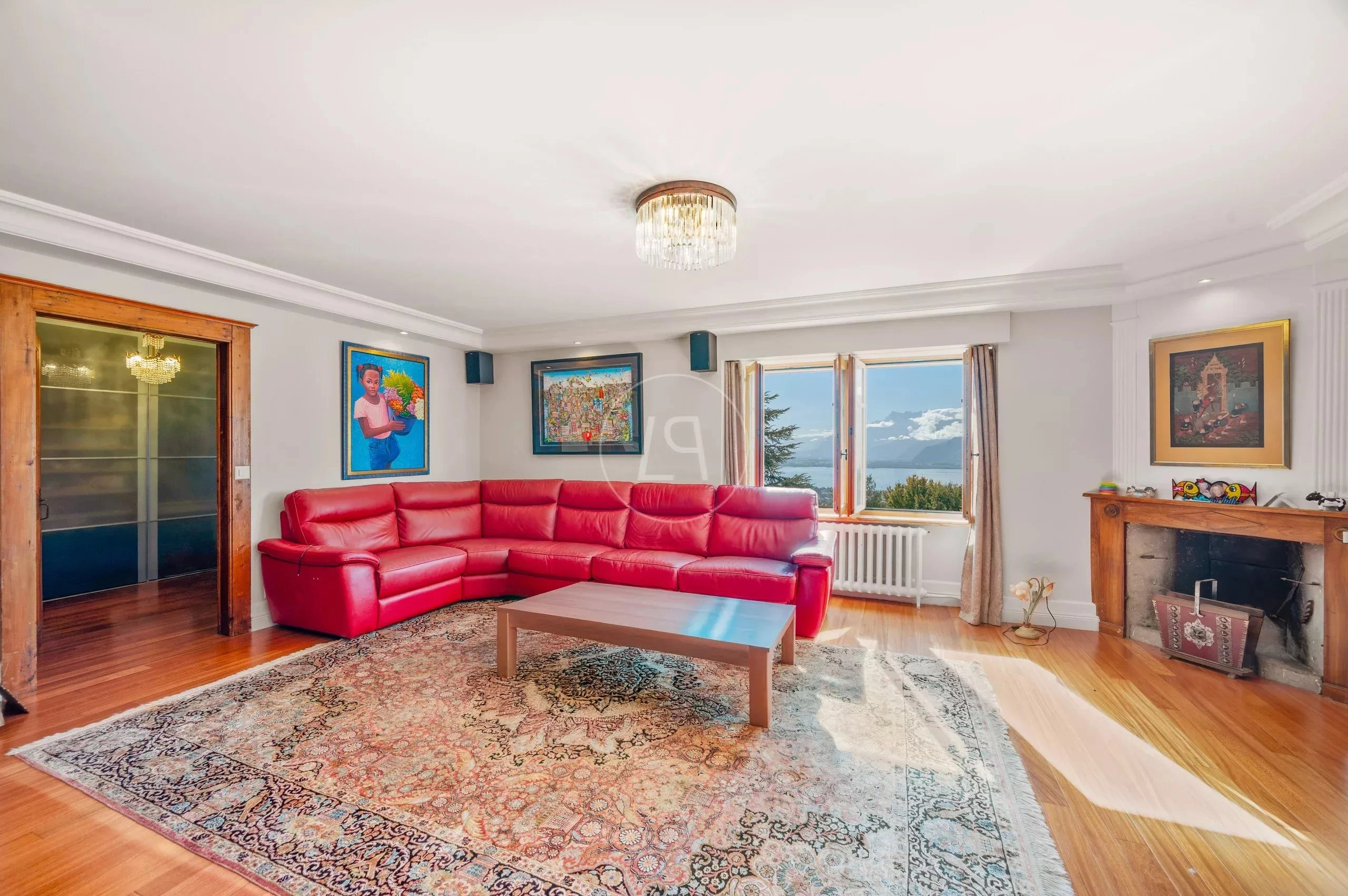 Wohnzimmer mit Seeblick