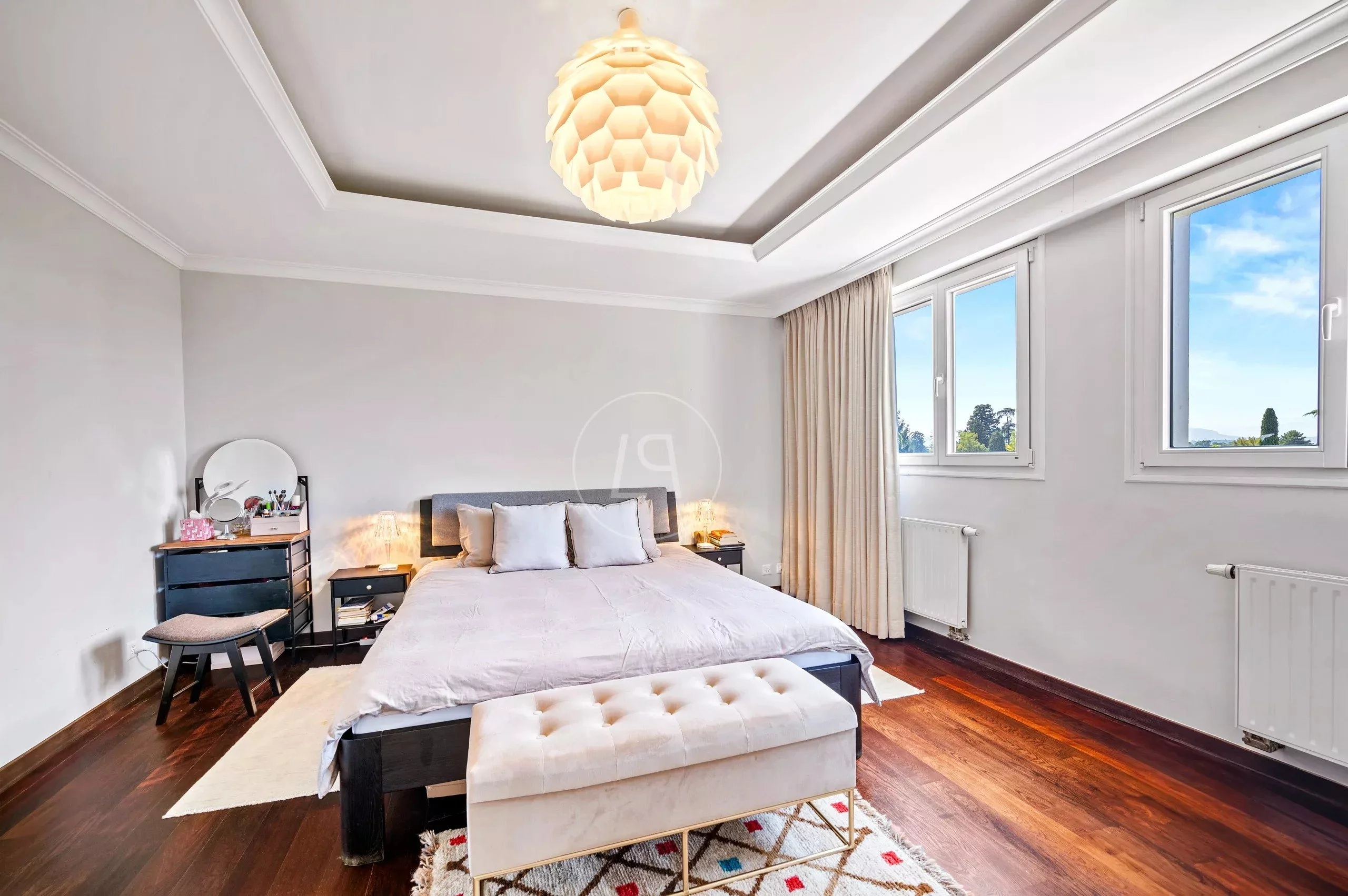 Helles Schlafzimmer mit Tageslicht