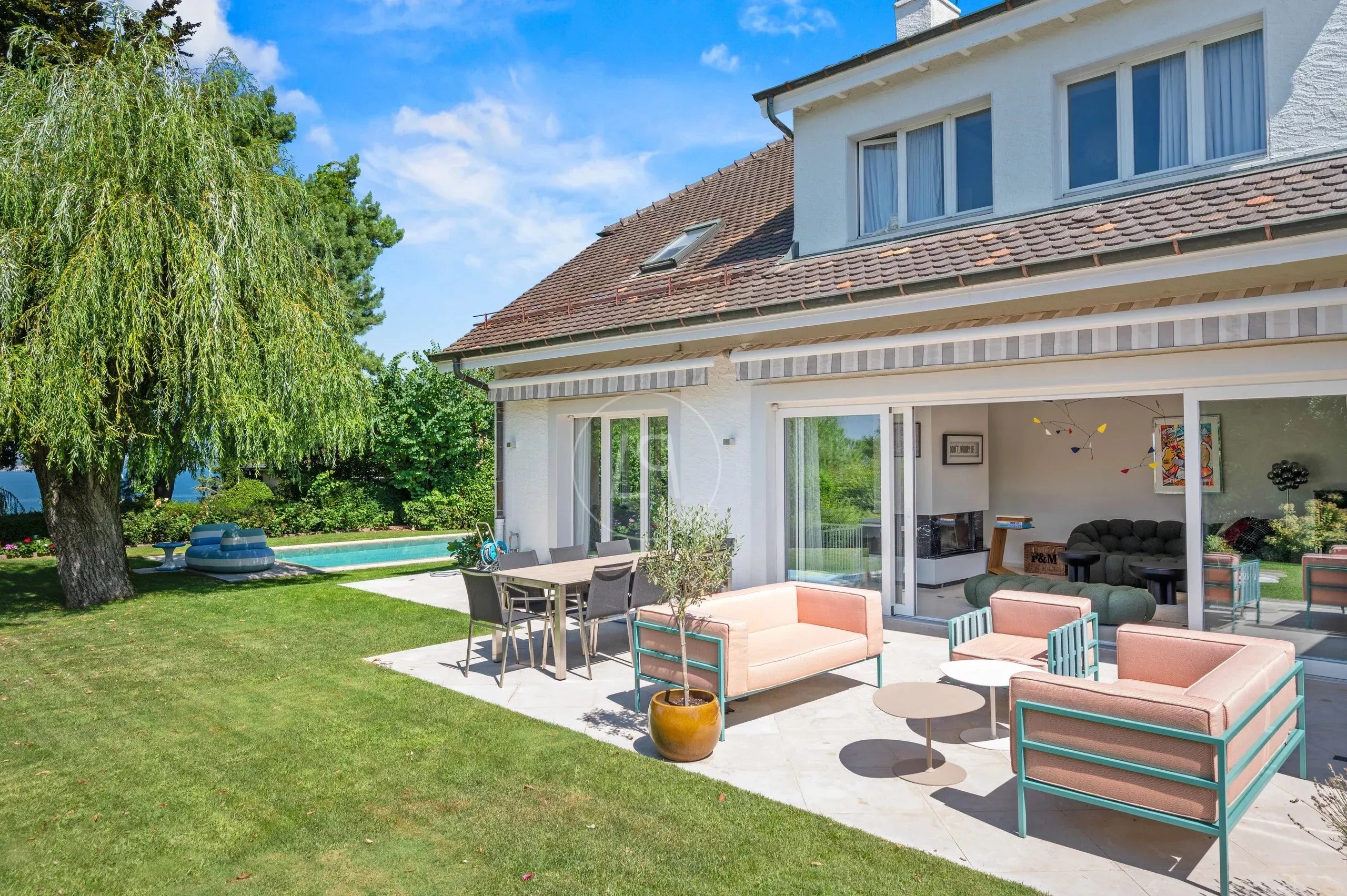 Haus mit Terrasse und Garten