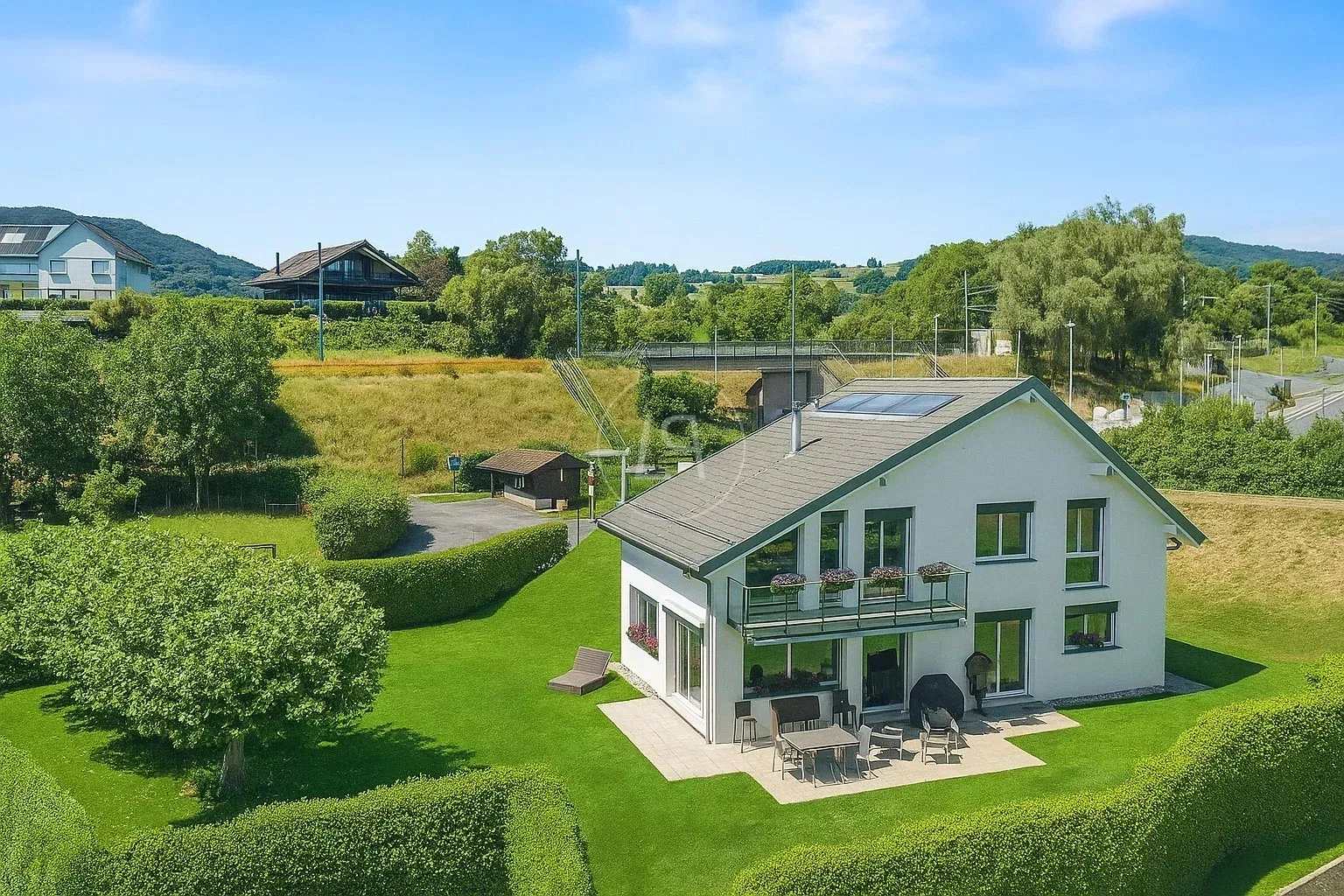 Ländliches Einfamilienhaus mit Garten und Terrasse