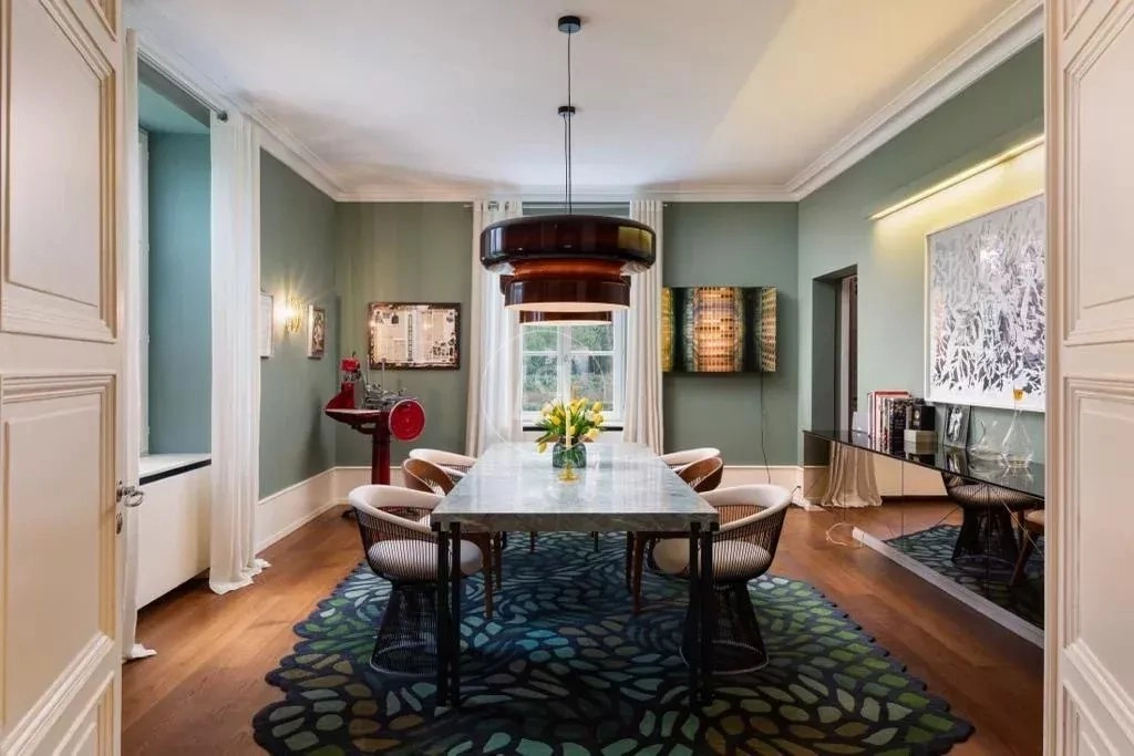Esszimmer mit Designmöbeln