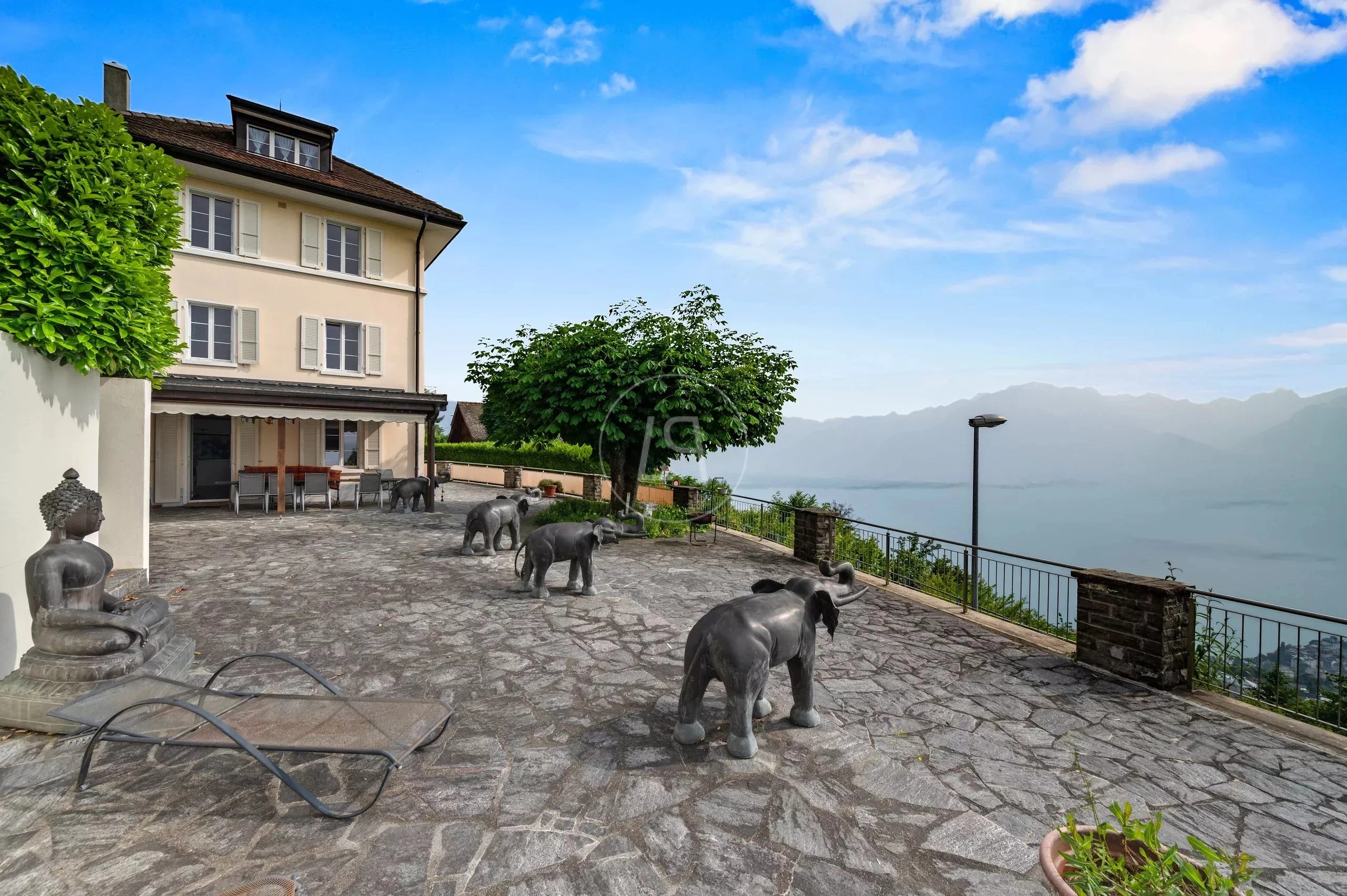 Terrasse mit Seeblick