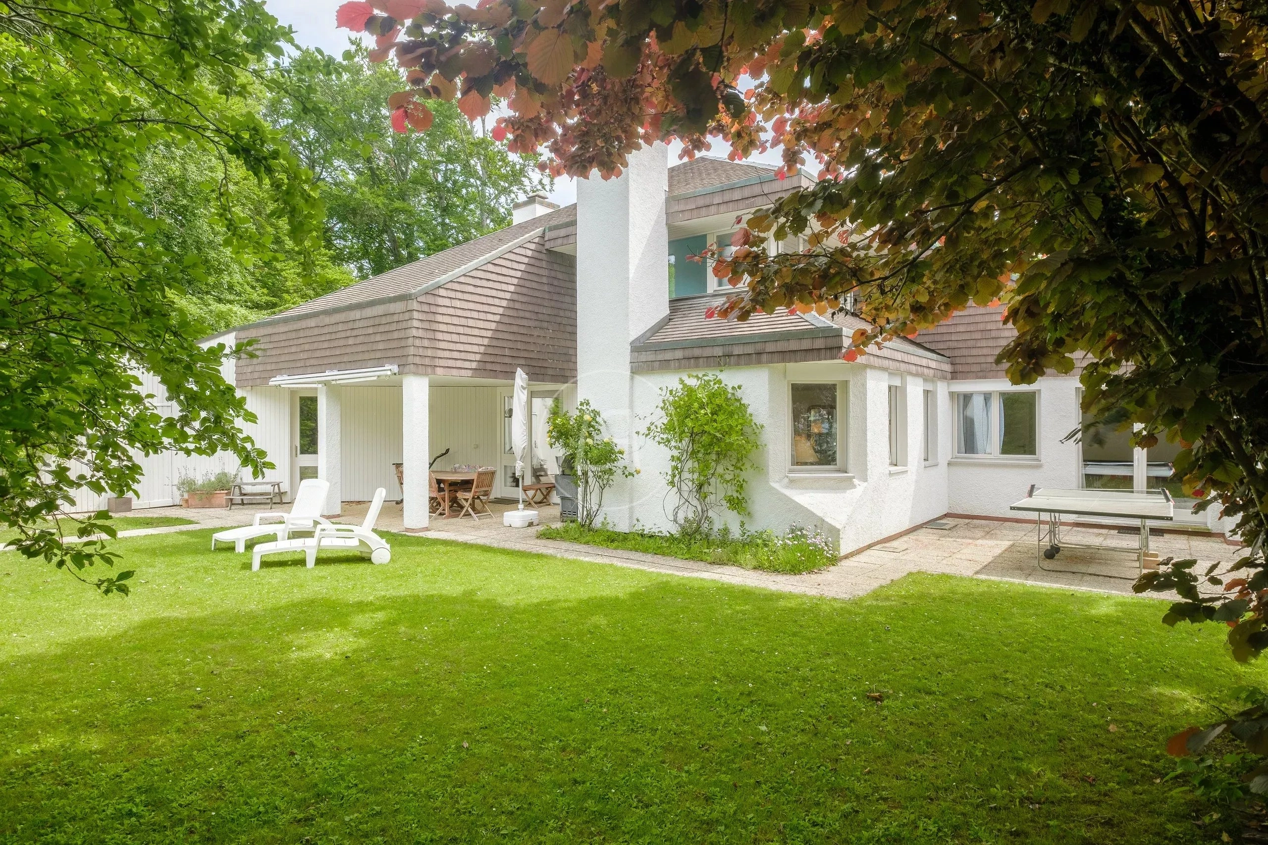 Haus mit Garten und Terrasse