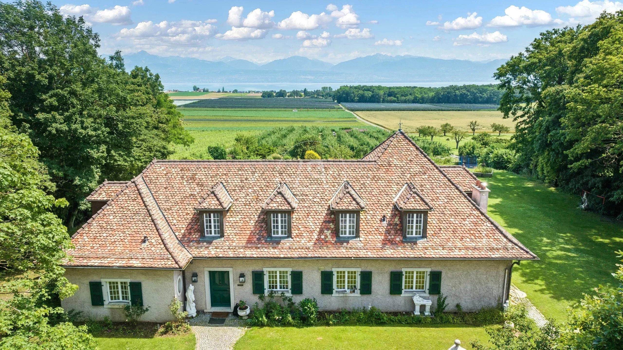 Landhaus mit Seeblick und Alpenpanorama