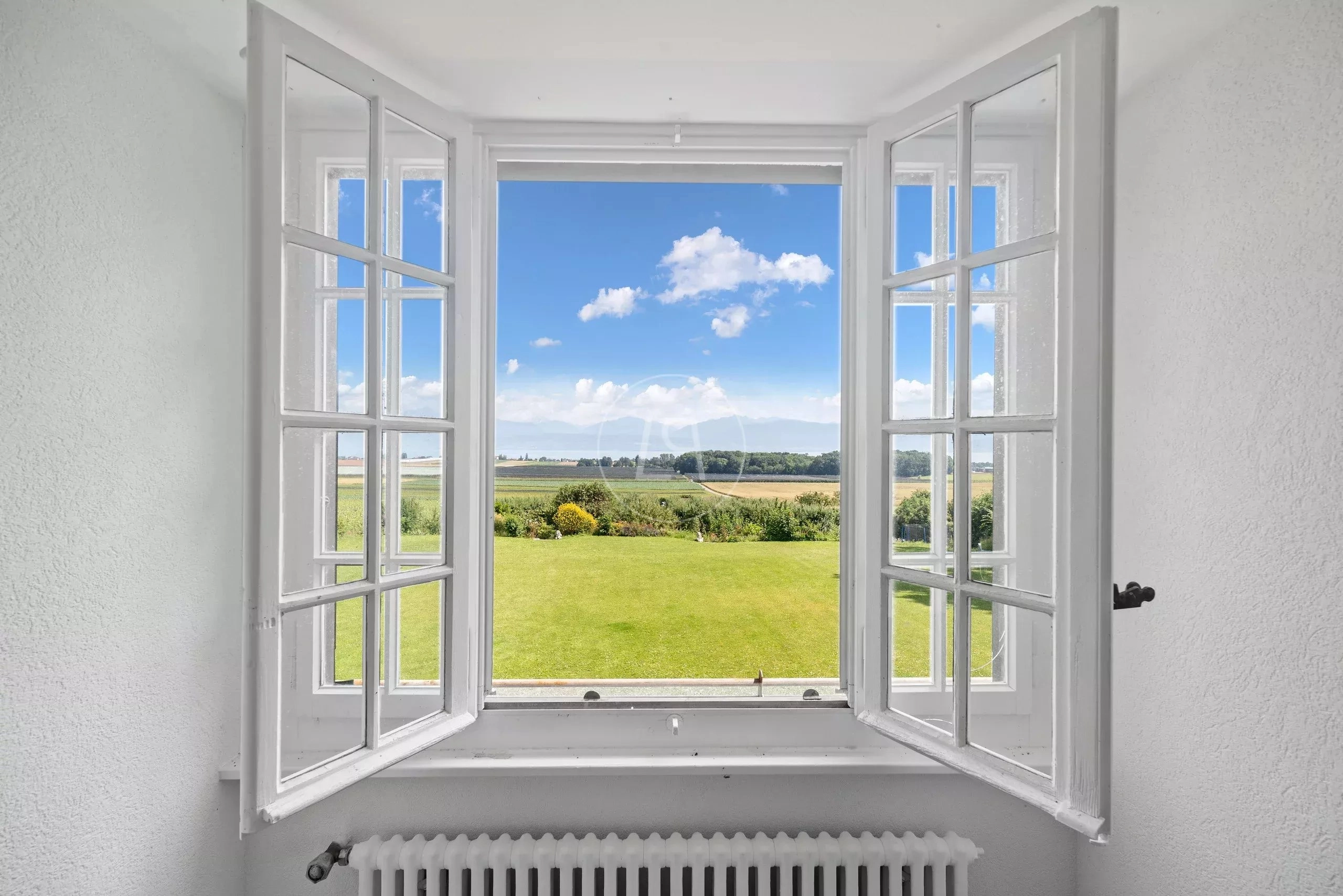 Fenster mit Landschaftsblick