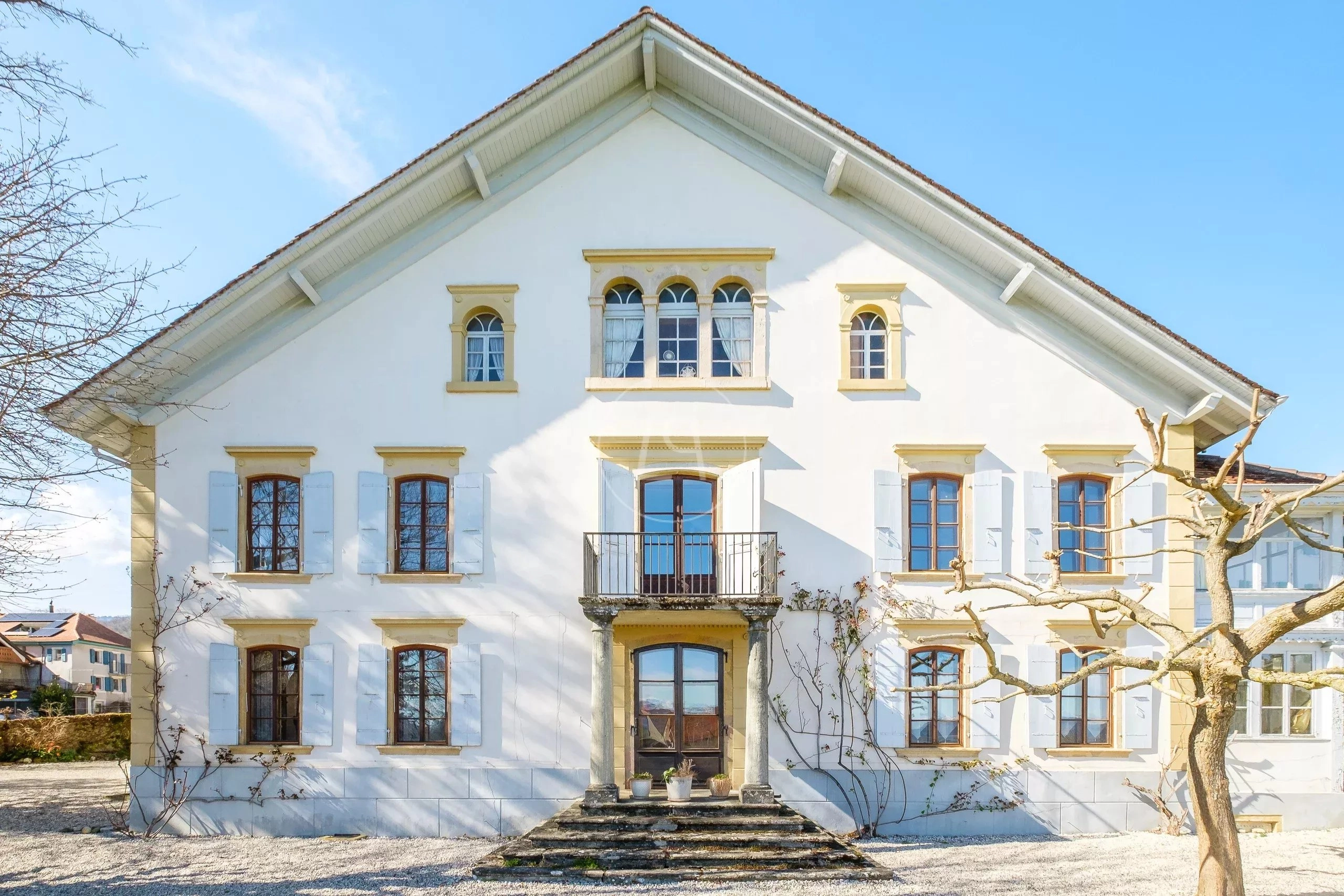 Helles Einfamilienhaus mit Satteldach