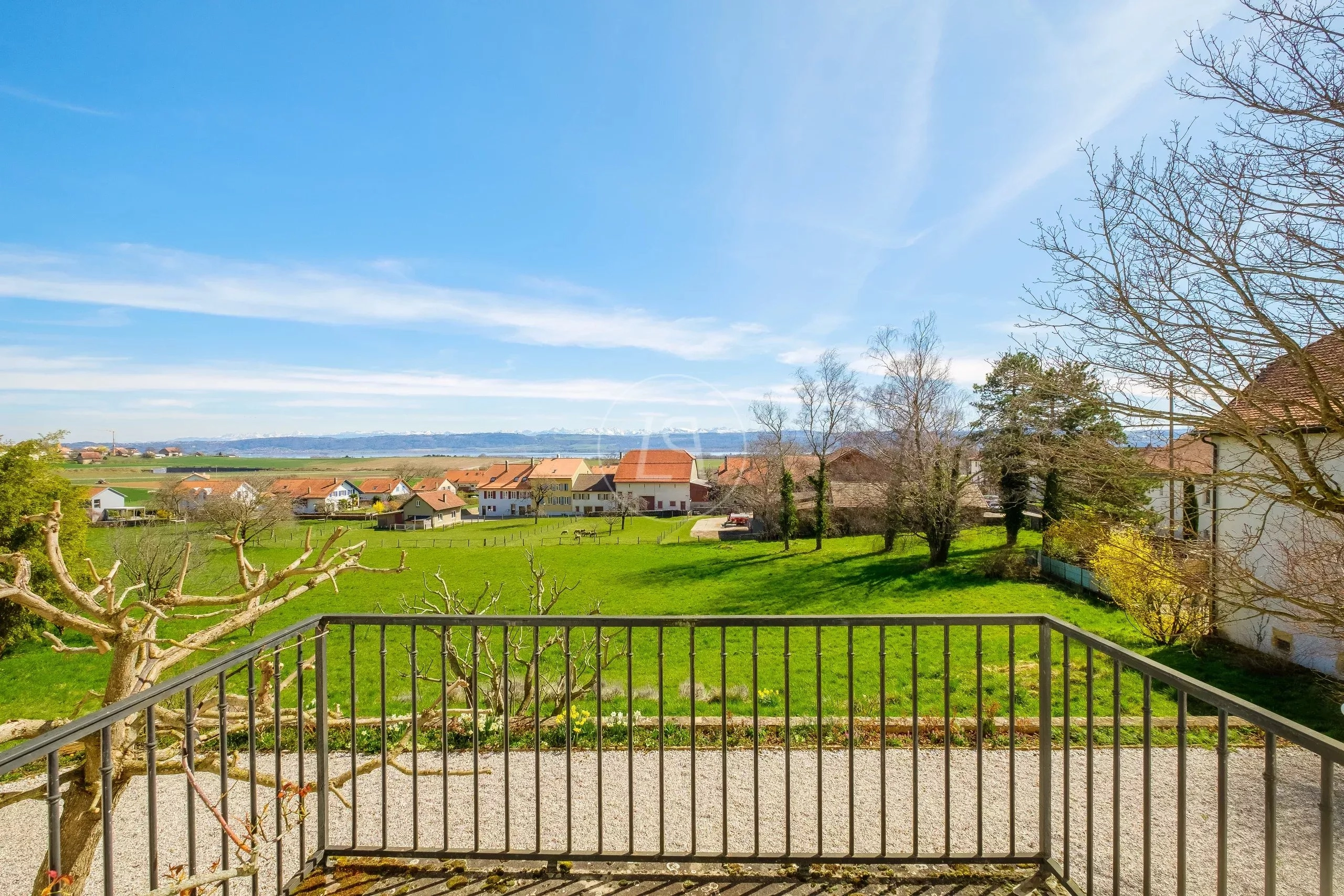 Balkon mit Weitblick ins Grüne