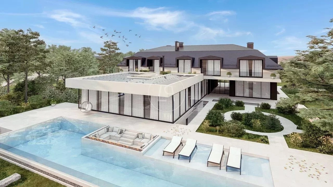 Luxuriöse Villa mit Pool und Garten