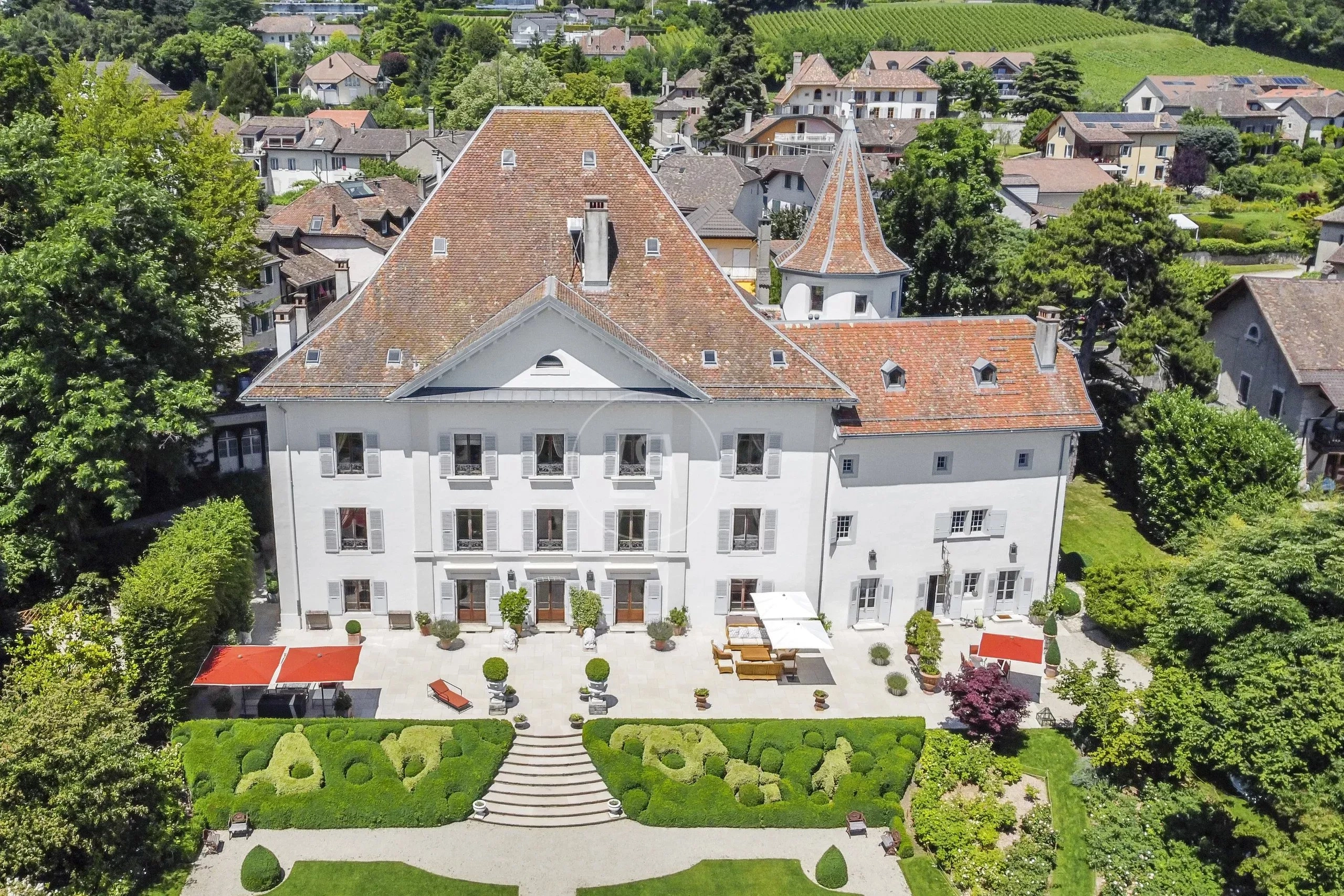 Historisches Anwesen mit Garten und Terrasse