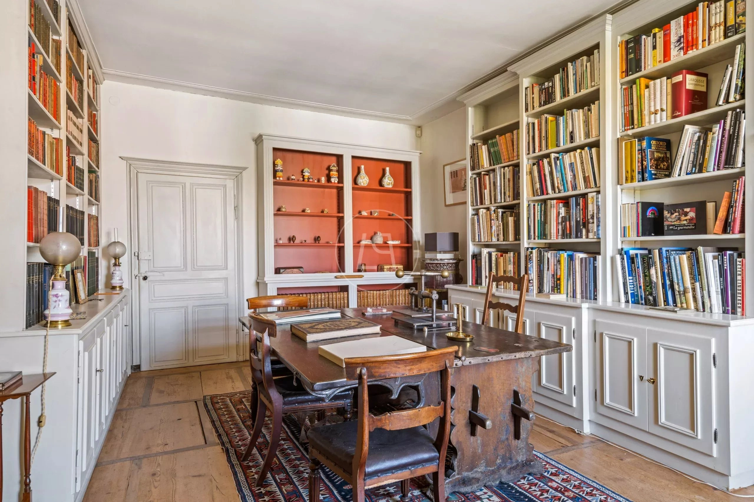 Klassisches Arbeits- bzw. Bibliothekszimmer