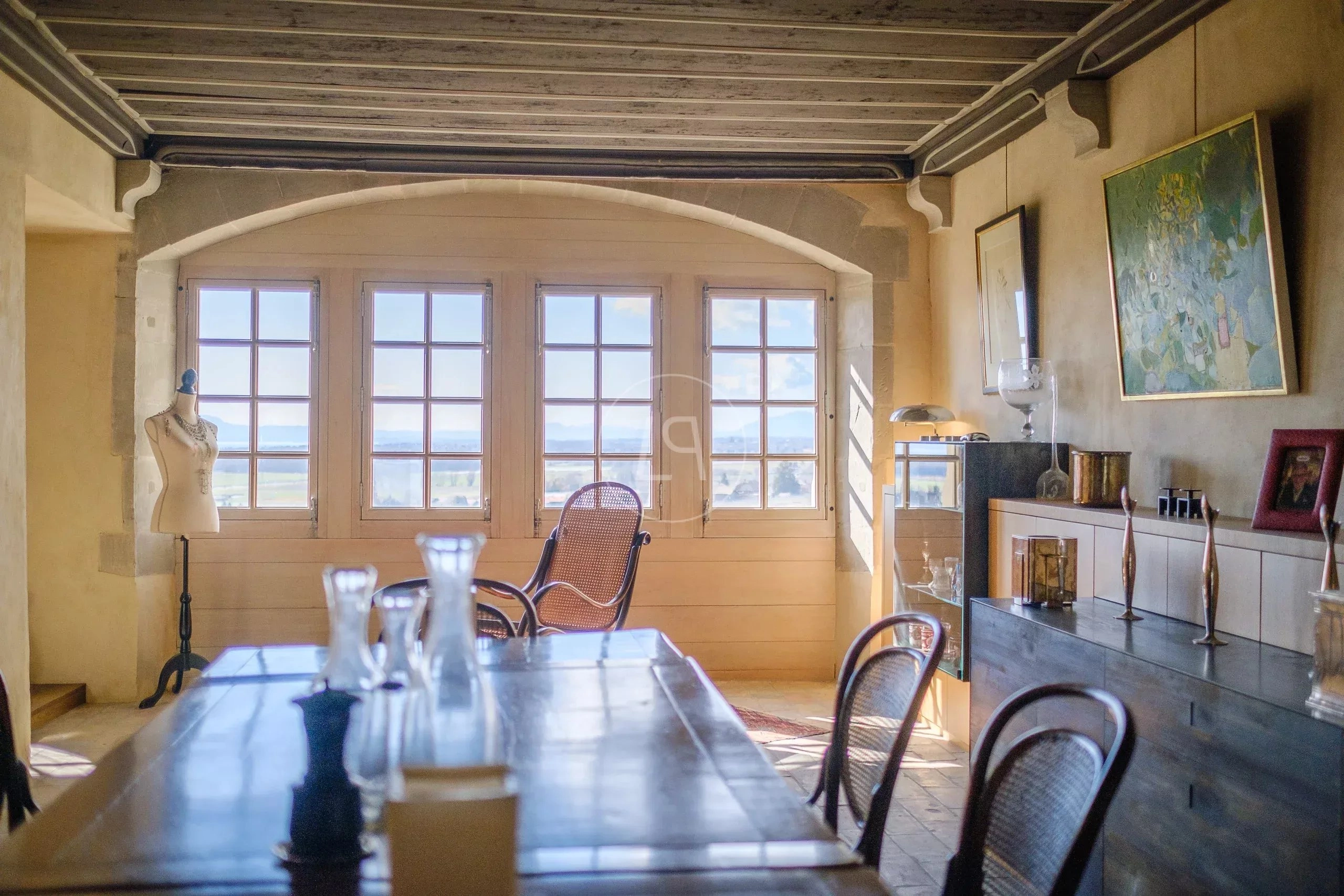 Esszimmer mit Panoramafenstern