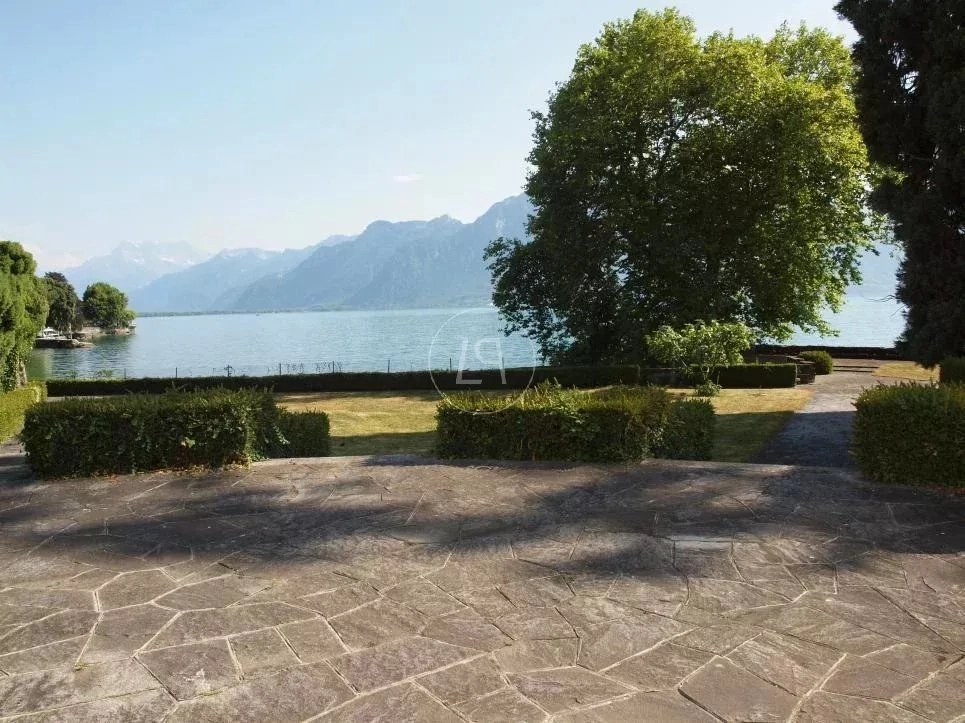 Seeblick mit Garten und Terrasse