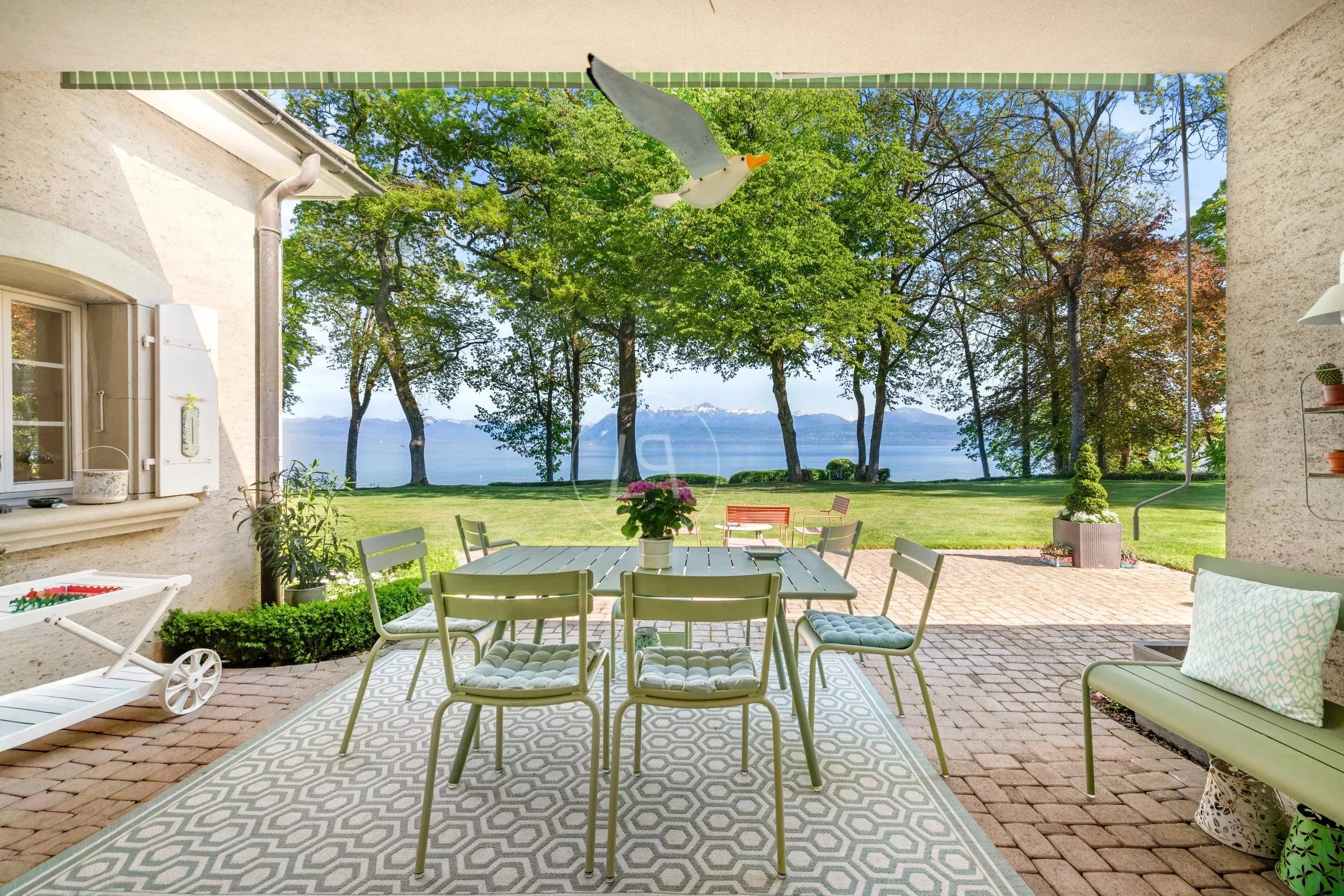 Terrasse mit Seeblick