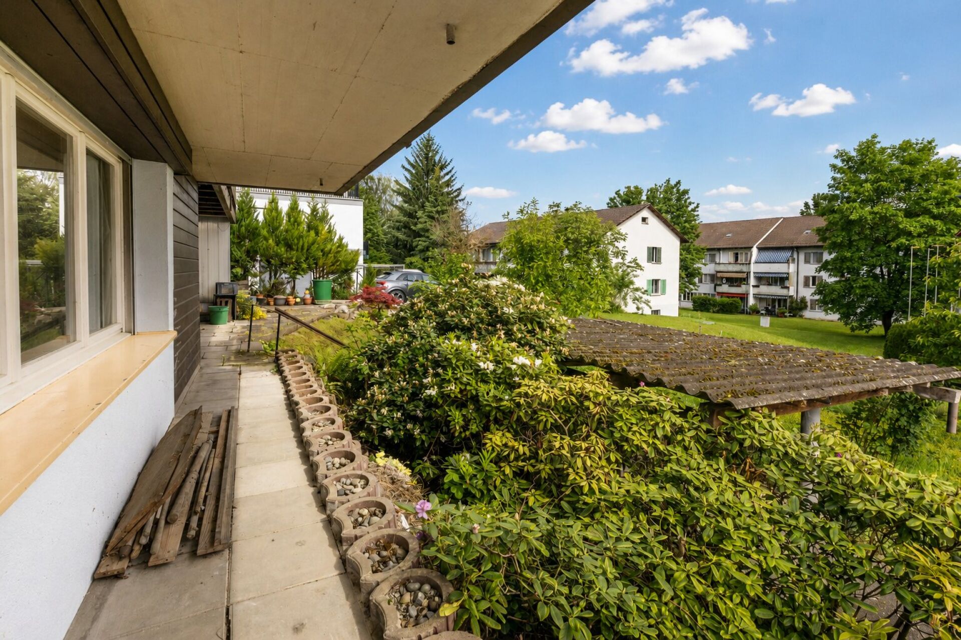 Balkon mit Gartenblick