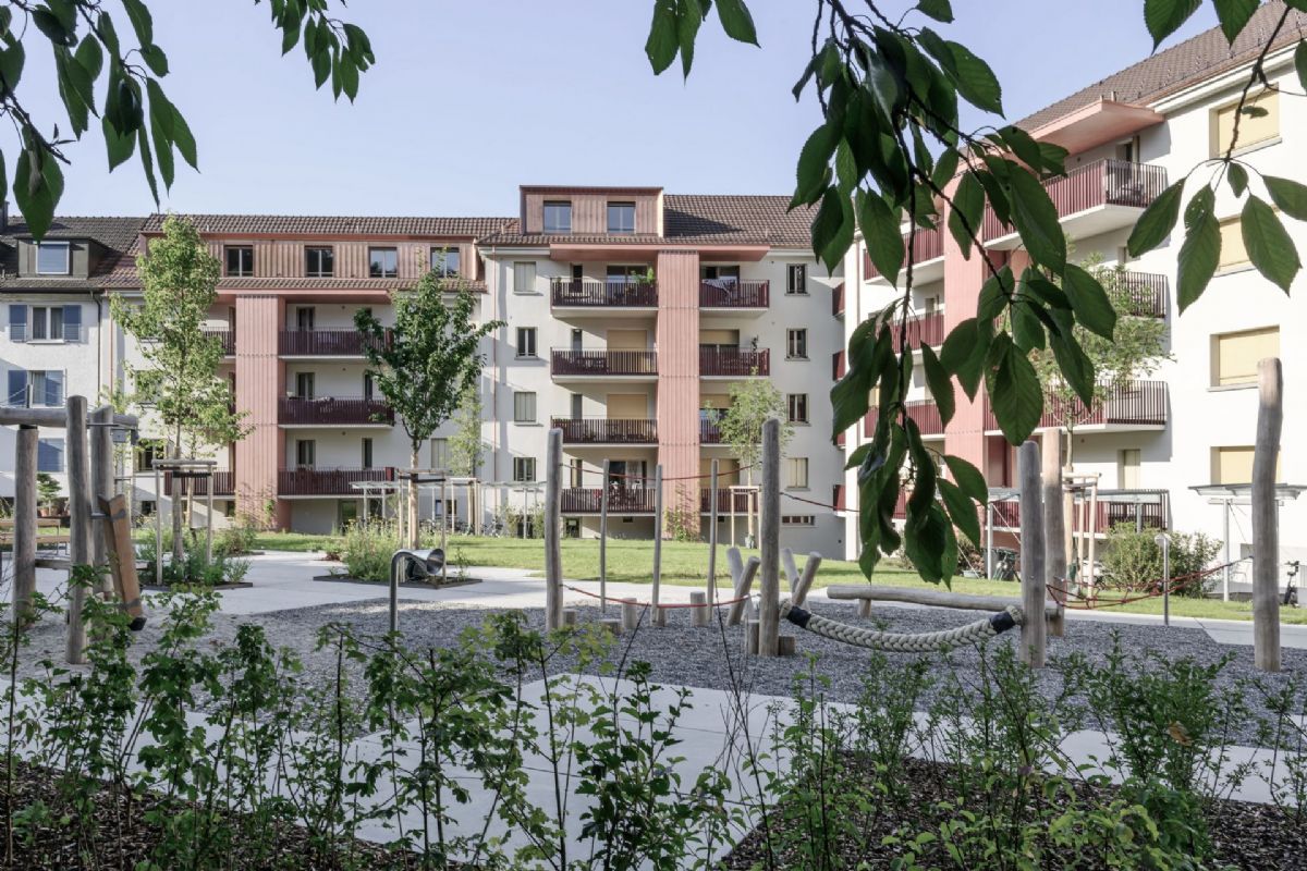 Wohnanlage mit Innenhof und Spielplatz