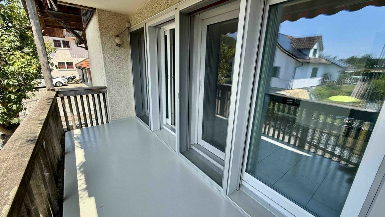 Balkon mit Blick auf Nachbargebäude