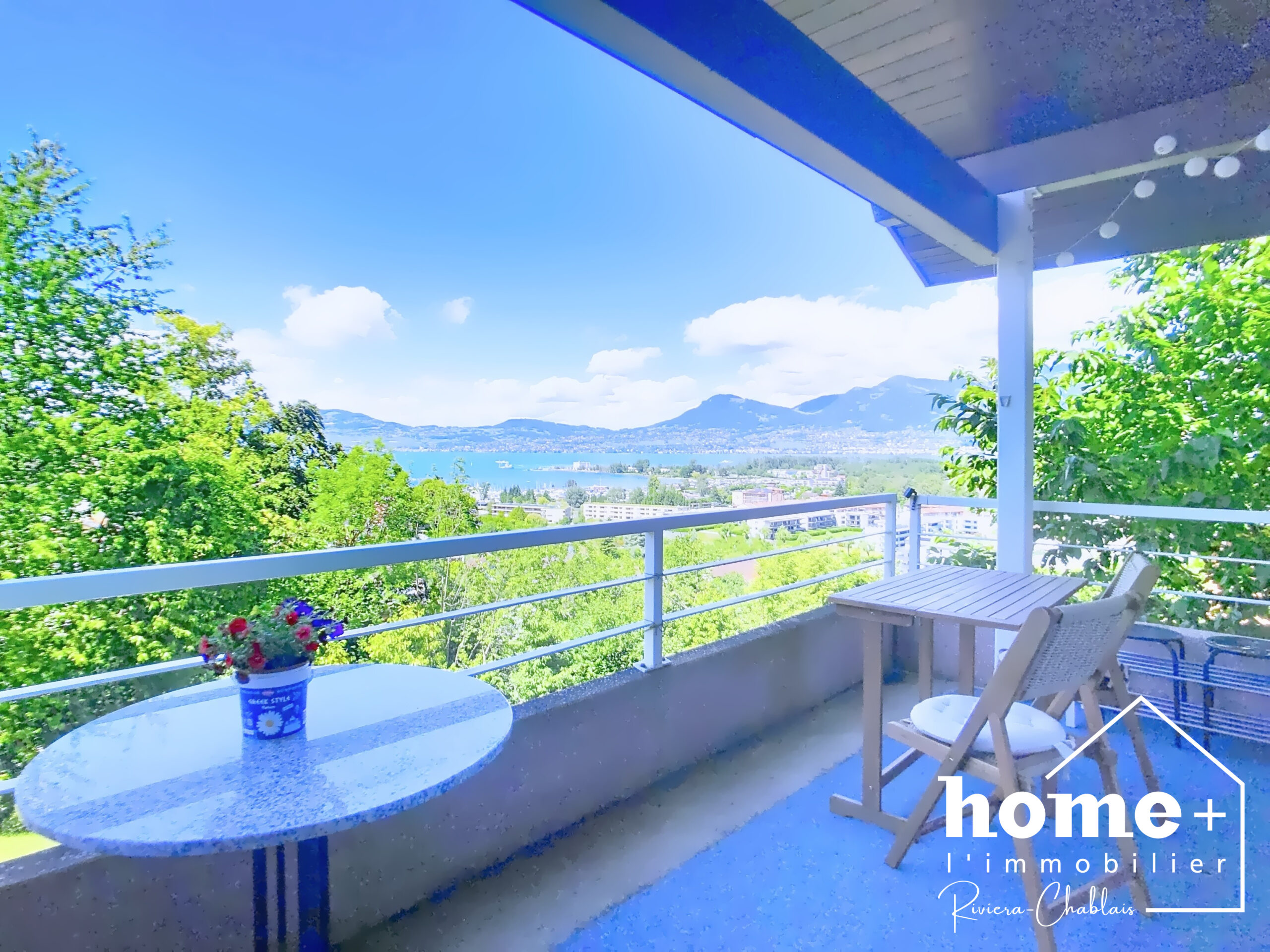 Balkon mit Seeblick