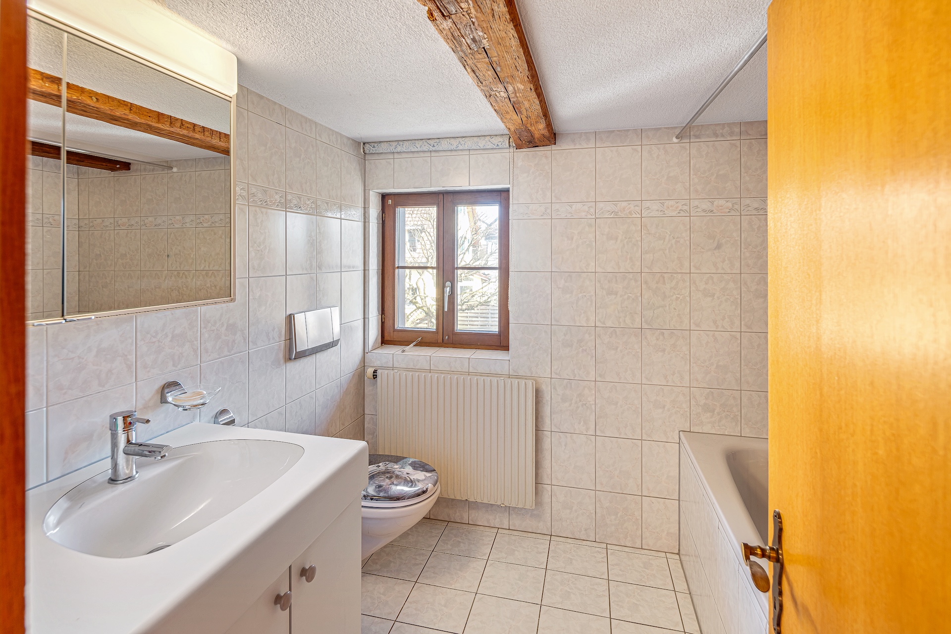 Kleines Bad mit Fenster