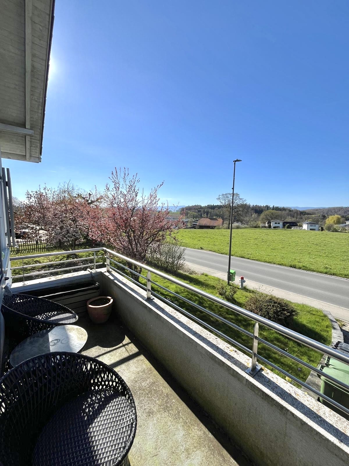 Balkon mit Weitblick ins Grüne