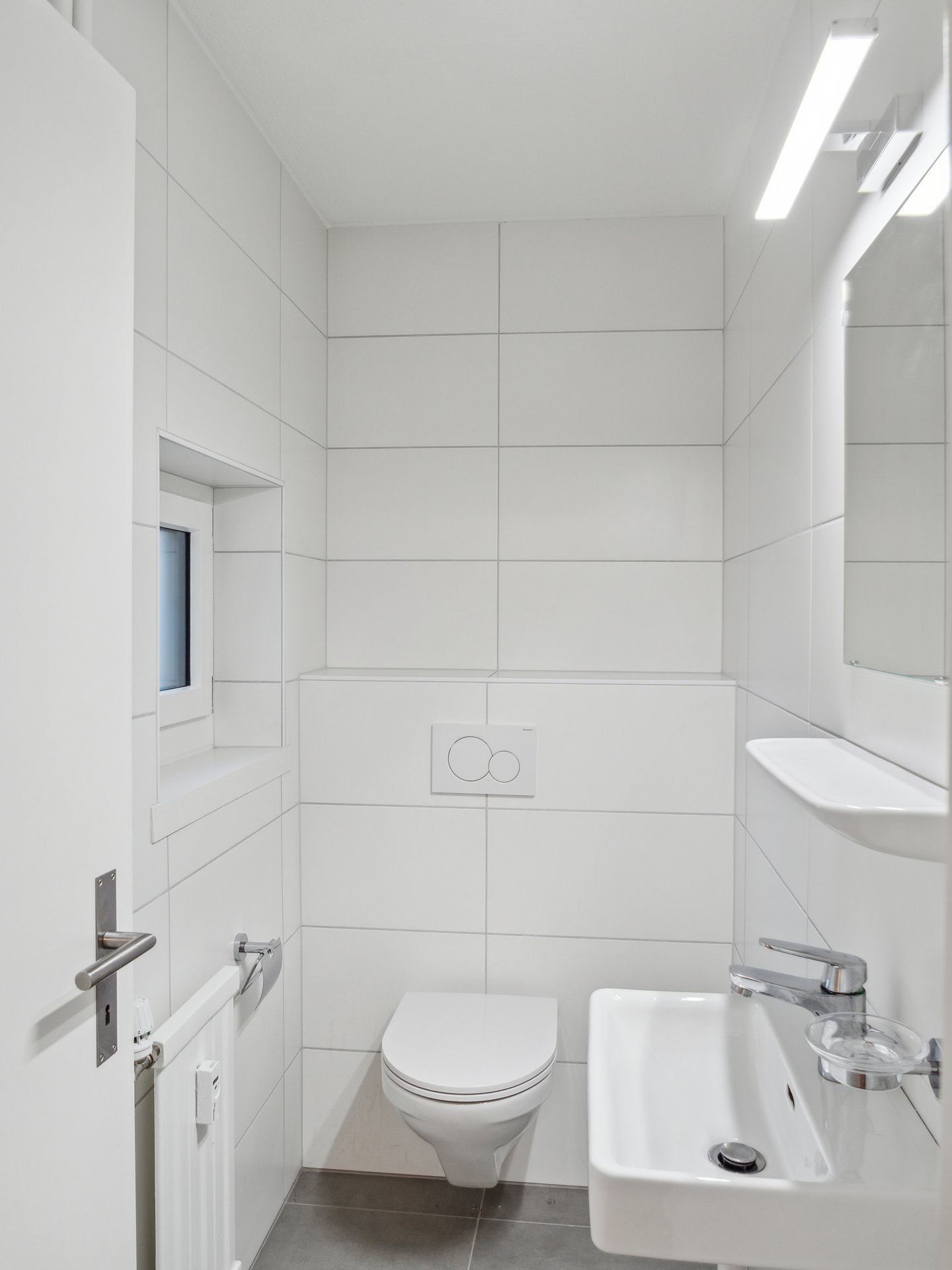 Kleines modernes Gäste-WC
