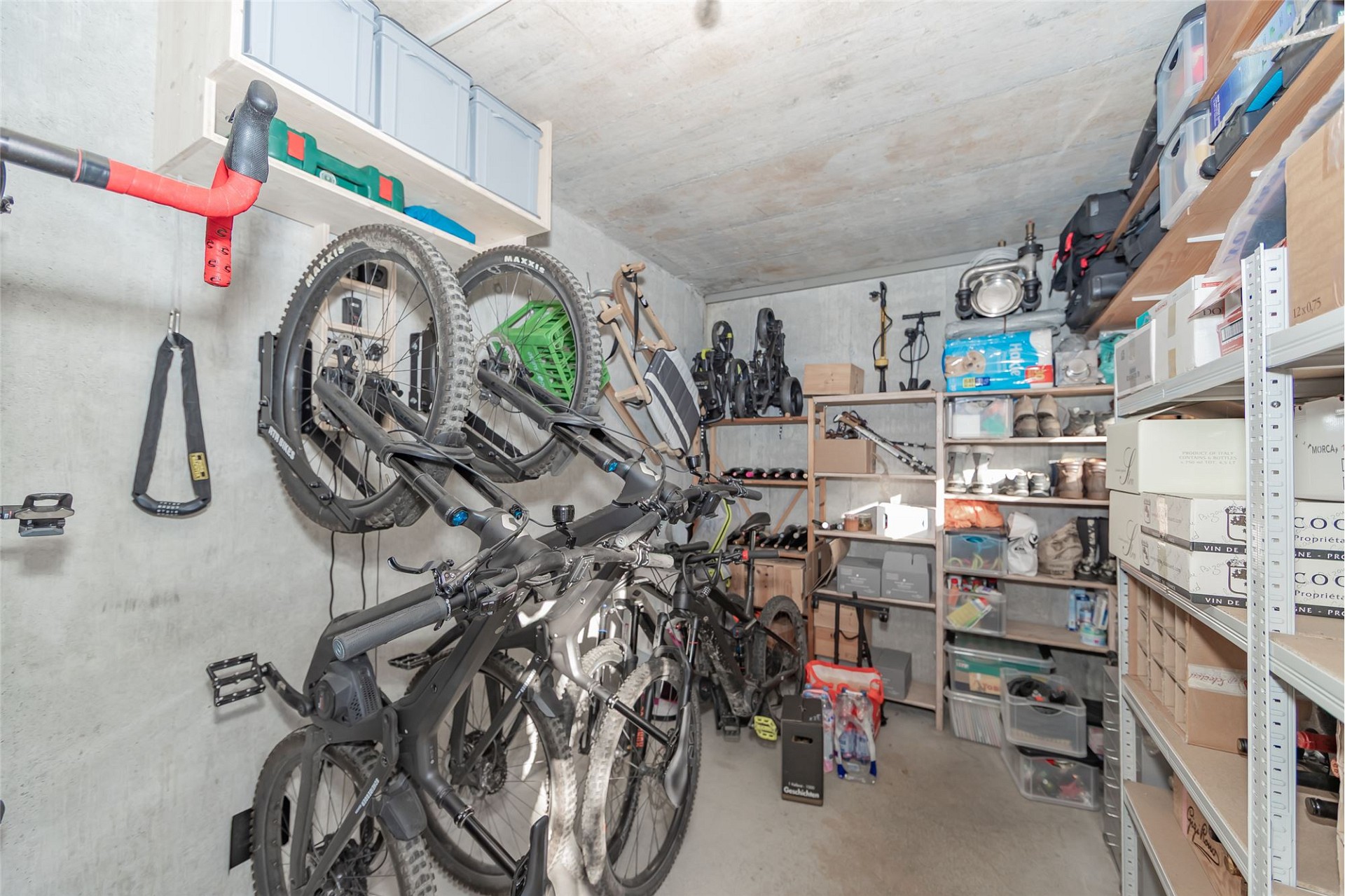 Fahrrad- und Lagerraum im Keller