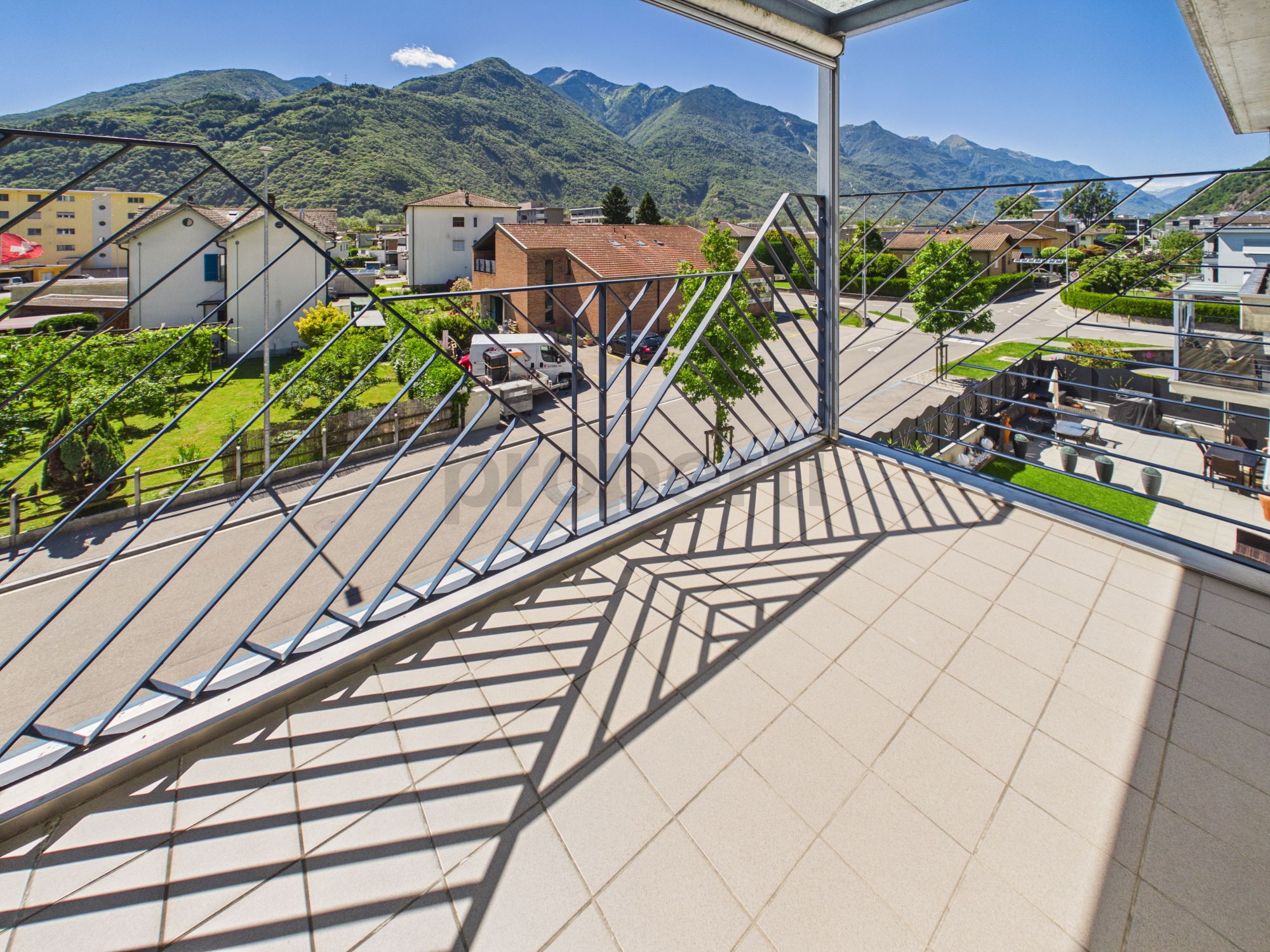 Balkon mit Bergblick