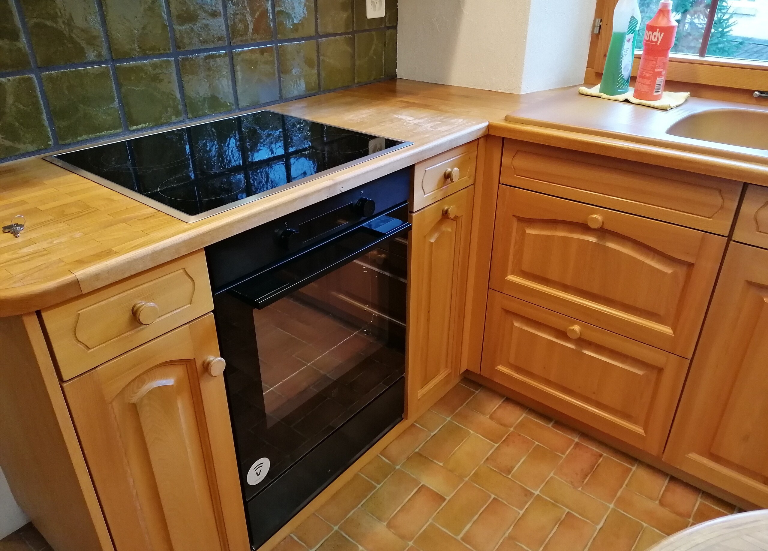 Rustikale Küche mit Holzfronten