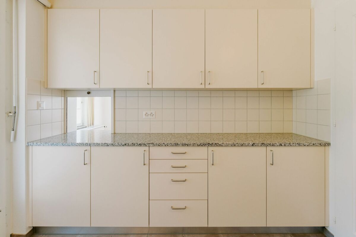 Einbauschrank mit Arbeitsplatte