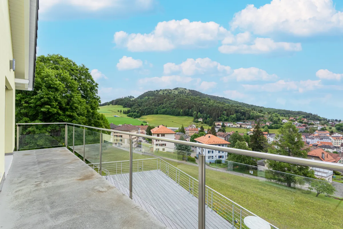 Balkon mit Alpenblick