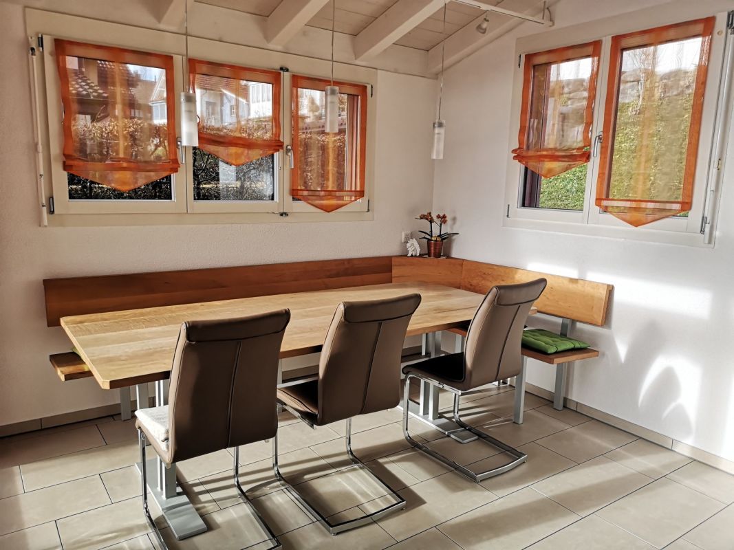 Essbereich mit Eckbank und Tisch